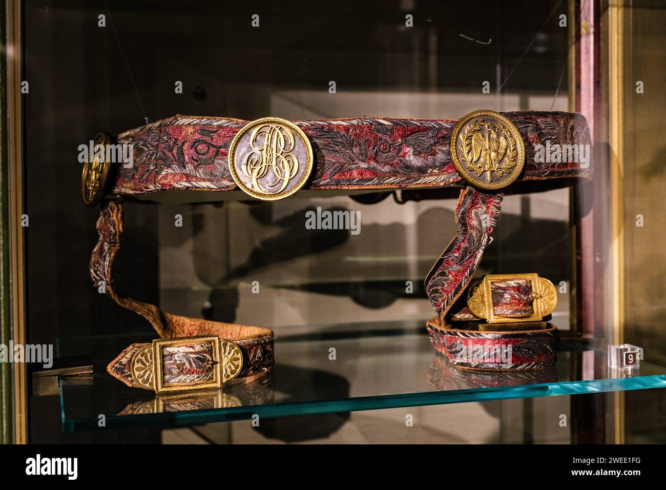 Arnaud BEINAT/Maxppp 2024/01/17, Paris, Frankreich. Musée de la Légion d'honneur et des ordres de chevalerie. Ceinture porte sabre du maréchal Berthier. DEUTSCH: Museum der Ehrenlegion und Ritterorden. Säbelgürtel des französischen Marshall Berthier. Quelle: MAXPPP/Alamy Live News Stockfoto