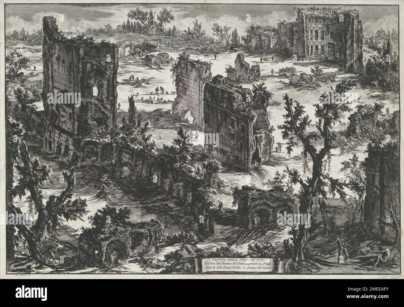 Themense van trajanus te Rome, Giovanni Battista Piranesi, 1748–1778 Print Ansicht der Überreste der Thermen von Trajanus in Rom (genannt Thermen von Titus). Titel und erläuternde Liste der Briefe über Banderol in der Mitte. Rom Papier ätzt öffentliche Bäder. Landschaft mit Ruinen. Ruine eines Gebäudes  Architektur Rom. Thermen aus Trajanus Stockfoto