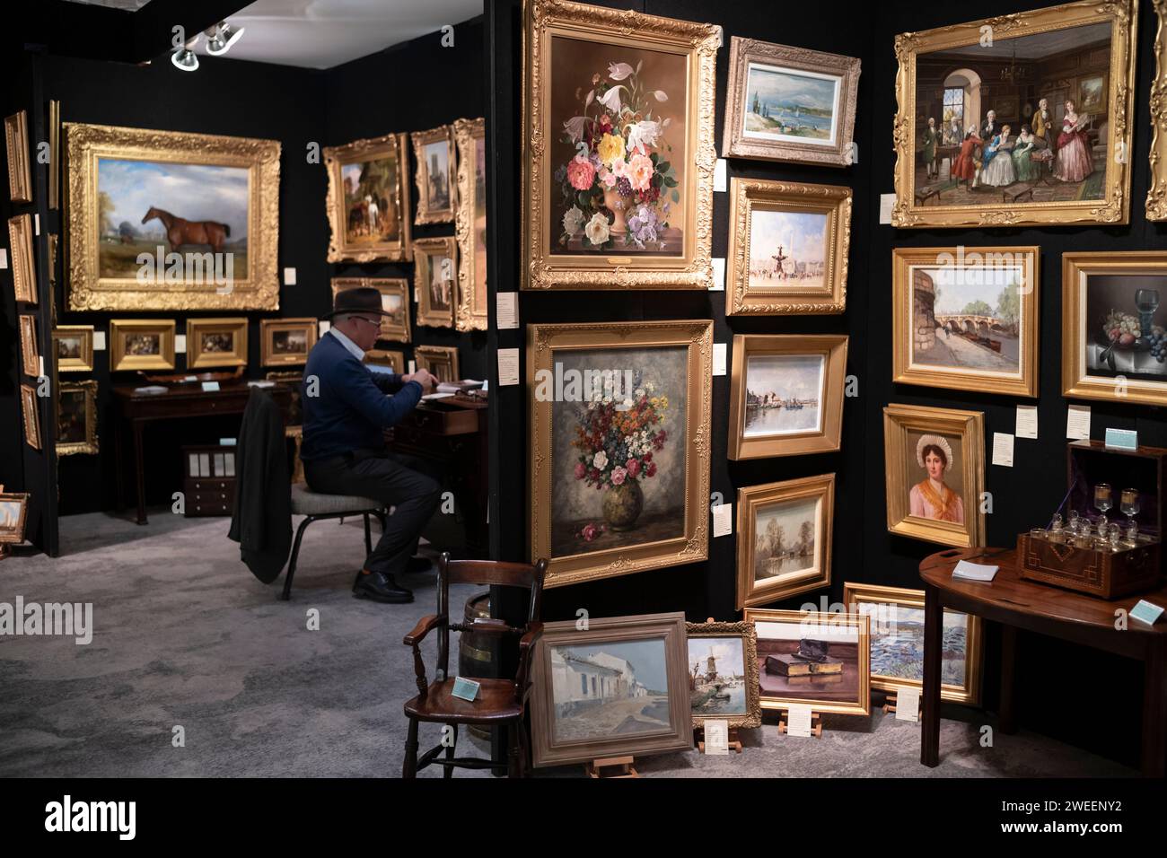 Mayfair Antiques & Fine Art Fair, Grosvenor Square, Mayfair, London, England, UK Stockfoto