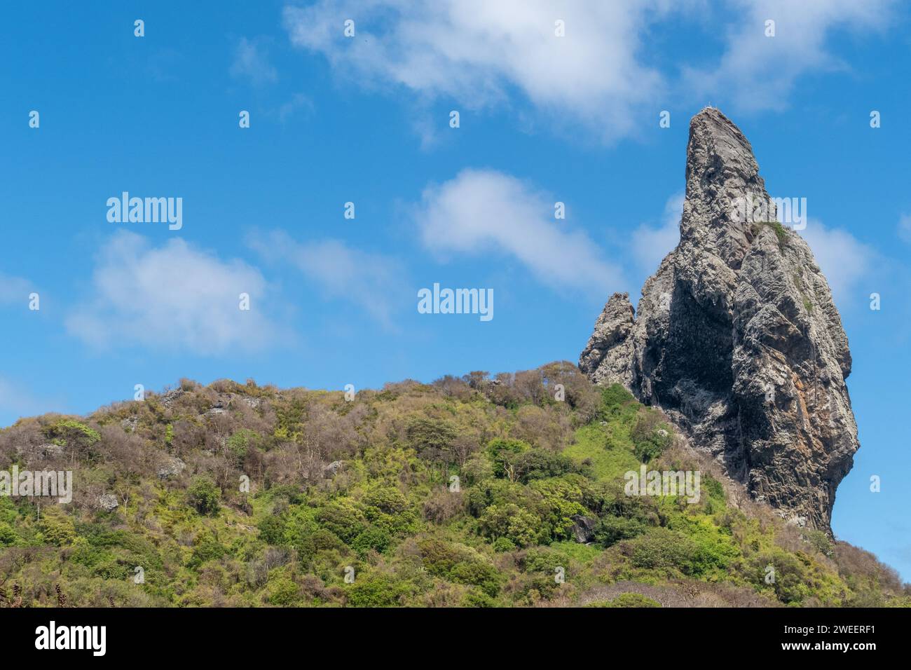 der pico Hill ist der höchste Punkt auf der Insel fernando de noronha in Brasilien Stockfoto