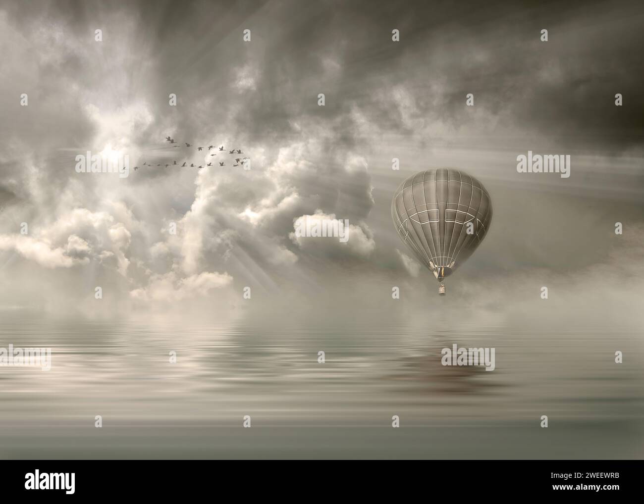 Heißluftballon reflektiert in der Wasserfahrt Stockfoto