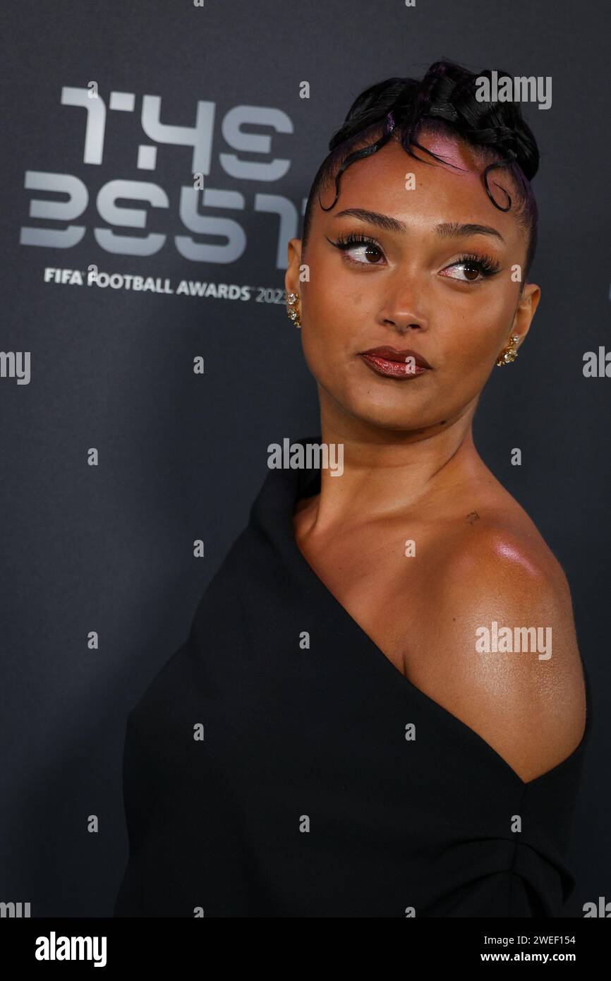 Der britische Sänger und Songwriter Joy Crookes bei den FIFA Best Awards am 15. Januar 2024 in London. Stockfoto