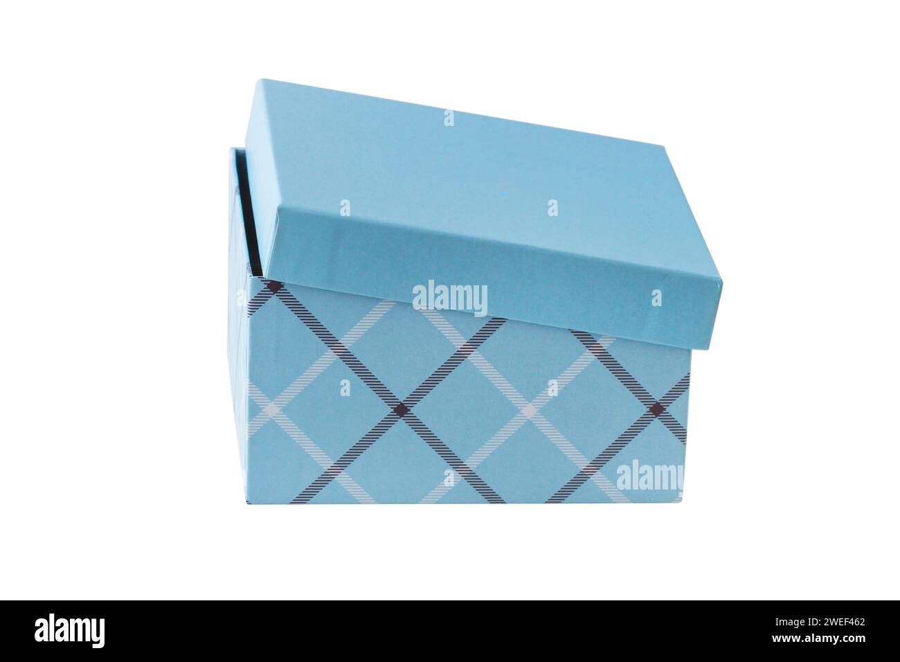 Blaue Geschenkbox mit offenem Deckel isoliert auf weißem Hintergrund Stockfoto