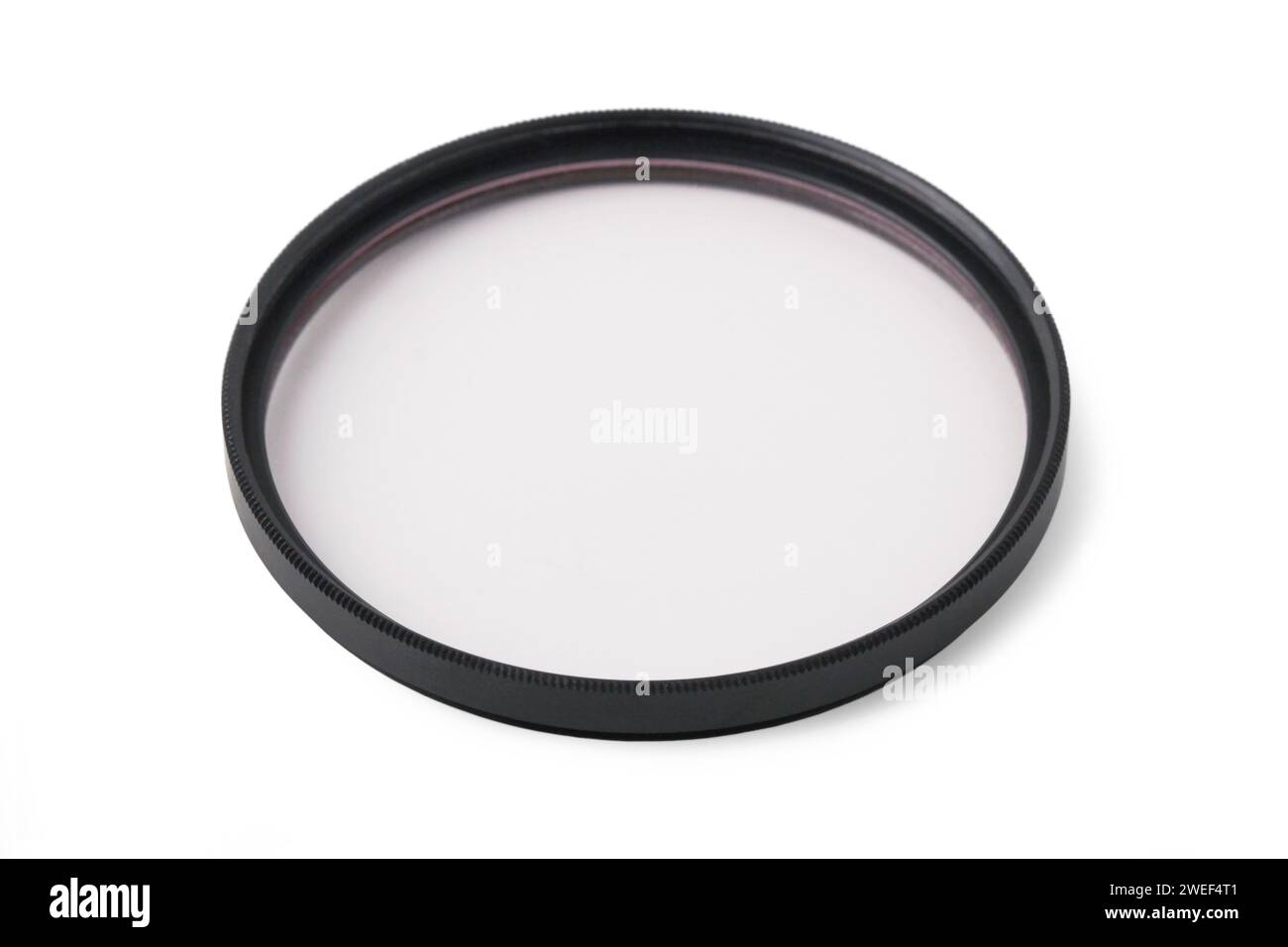 UV-Lichtfilter für die Nahaufnahme der Linse, isoliert auf weißem Hintergrund Stockfoto