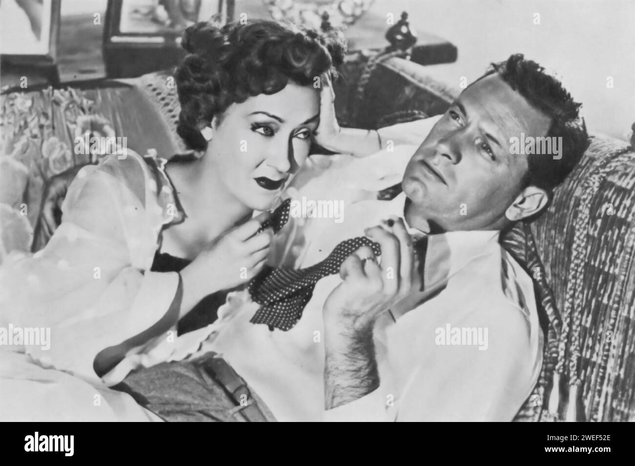 Gloria Swanson und William Holden spielen in Sunset Boulevard (1950