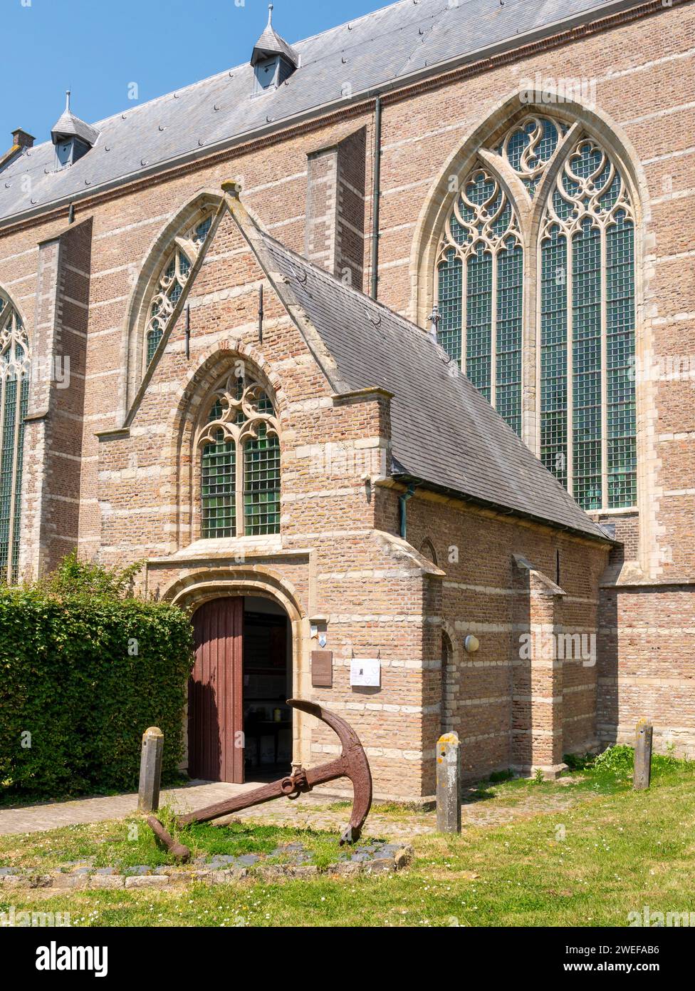 Eingang der Kirche St. Nicolas in der Altstadt von Brouwershaven, Schouwen-Duiveland, Zeeland, Niederlande Stockfoto