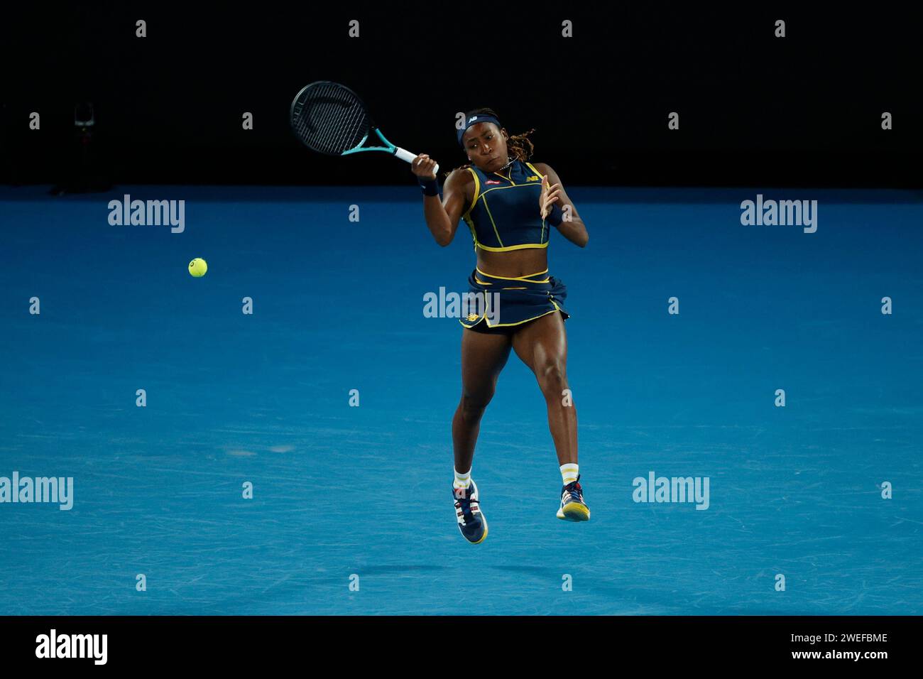 Melbourne Park, Melbourne, Victoria, Australien. Januar 2024. Australian Open Tennis Championship Day 12; Coco Gauff (USA) im Halbfinalspiel gegen Aryna Sabalenka am 12. Tag der Australian Open 2024 im Melbourne Park am 25. Januar 2024 in Melbourne, Australien. Beschreibung: Action Plus Sports/Alamy Live News Stockfoto