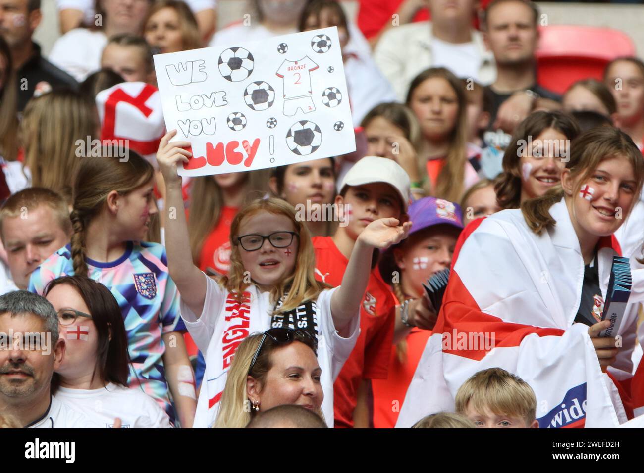 WE Love You Lucy Fan Plakat UEFA Women's Euro Final 2022 England gegen Deutschland im Wembley Stadium, London, 31. Juli 2022 Stockfoto