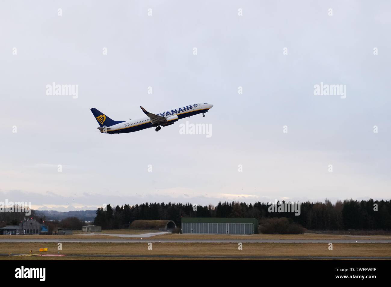Memmingen, München, Deutschland - 23. Januar 2024. Ankunfts- und Abflugbereich auf der Landebahn am Flughafen Memmingen bei München. Stockfoto