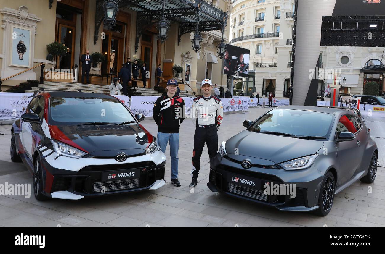 Monaco, Frankreich. Januar 2024. © PHOTOPQR/NICE MATIN/Cyril Dodergny ; Monaco ; 25/01/2024 ; Monaco le 25/01/2024 - Place du Casino - WRC - Abfahrt du 92eme Rallye de Monte-Carlo - Präsentation de la nouvelle Toyota Yaris GR avec Sebastien Ogier et Kalle Rovanpera - Monaco am 01/25/2024 - Place du Casino - WRC - Beginn der 92. Monte-Carlo Rallye - Credit: MAXPPP/Alamy Live News Stockfoto