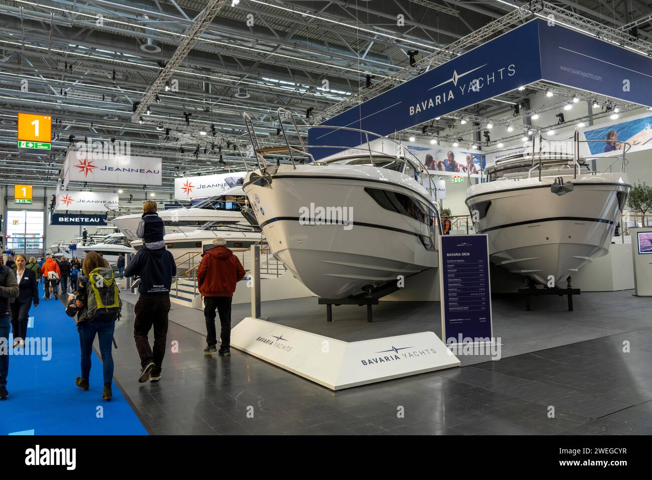 Motorboote auf der BOOT 2024, der weltweit größten Yacht- und Wassersportmesse in Düsseldorf, NRW Stockfoto