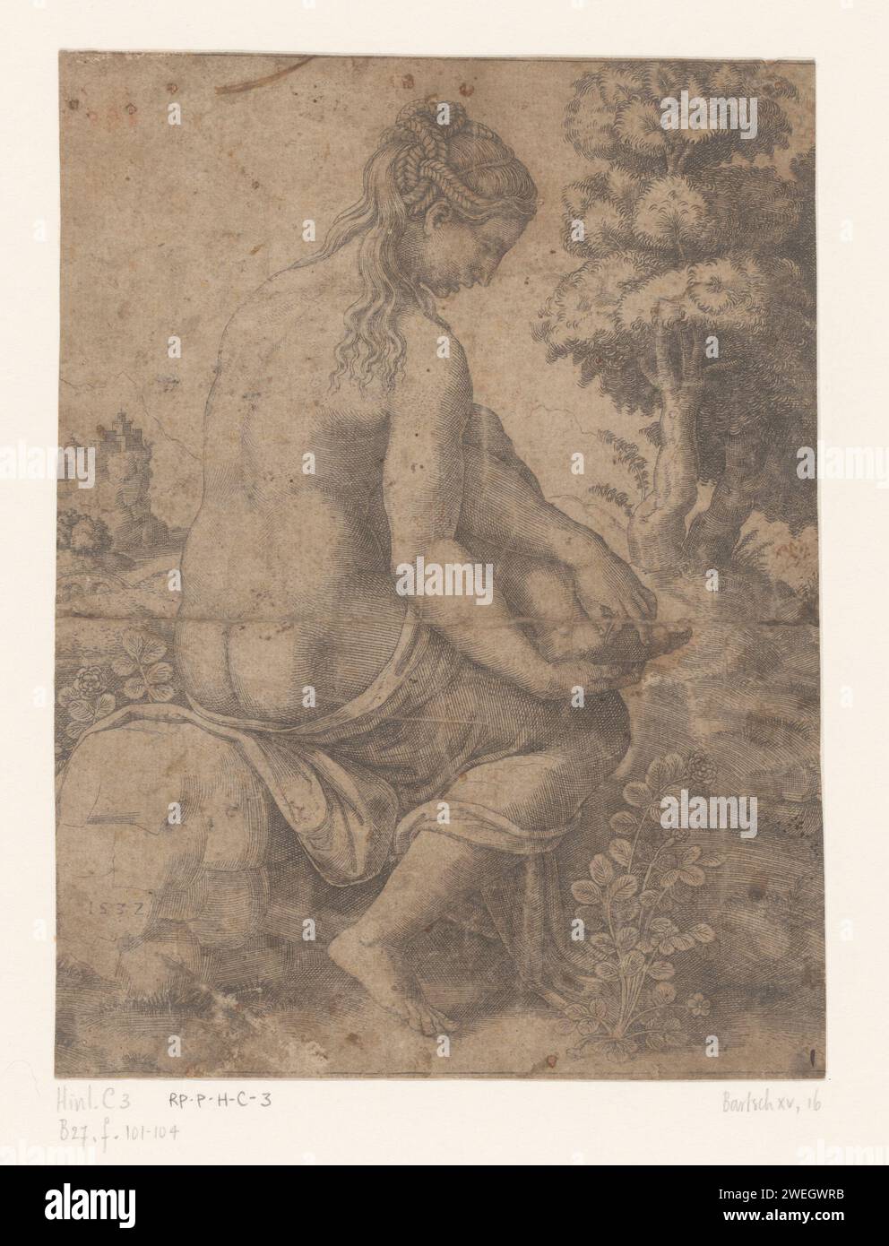 Venus und de Roos, Meister der Würfel, 1532 Druck Venus sitzt auf einem Felsen in einer Landschaft. Sie nimmt einen Dorn eines Rosenstrauchs von ihrem Fuß. Die von den Dornen eines Rosenbusches verwundete Venus ist auf Papier graviert; die Rosen wechseln von weiß zu rot (möglicherweise kombiniert mit der Geschichte des Adonis). Blick auf die Stadt und Landschaft mit künstlichen Bauten Stockfoto