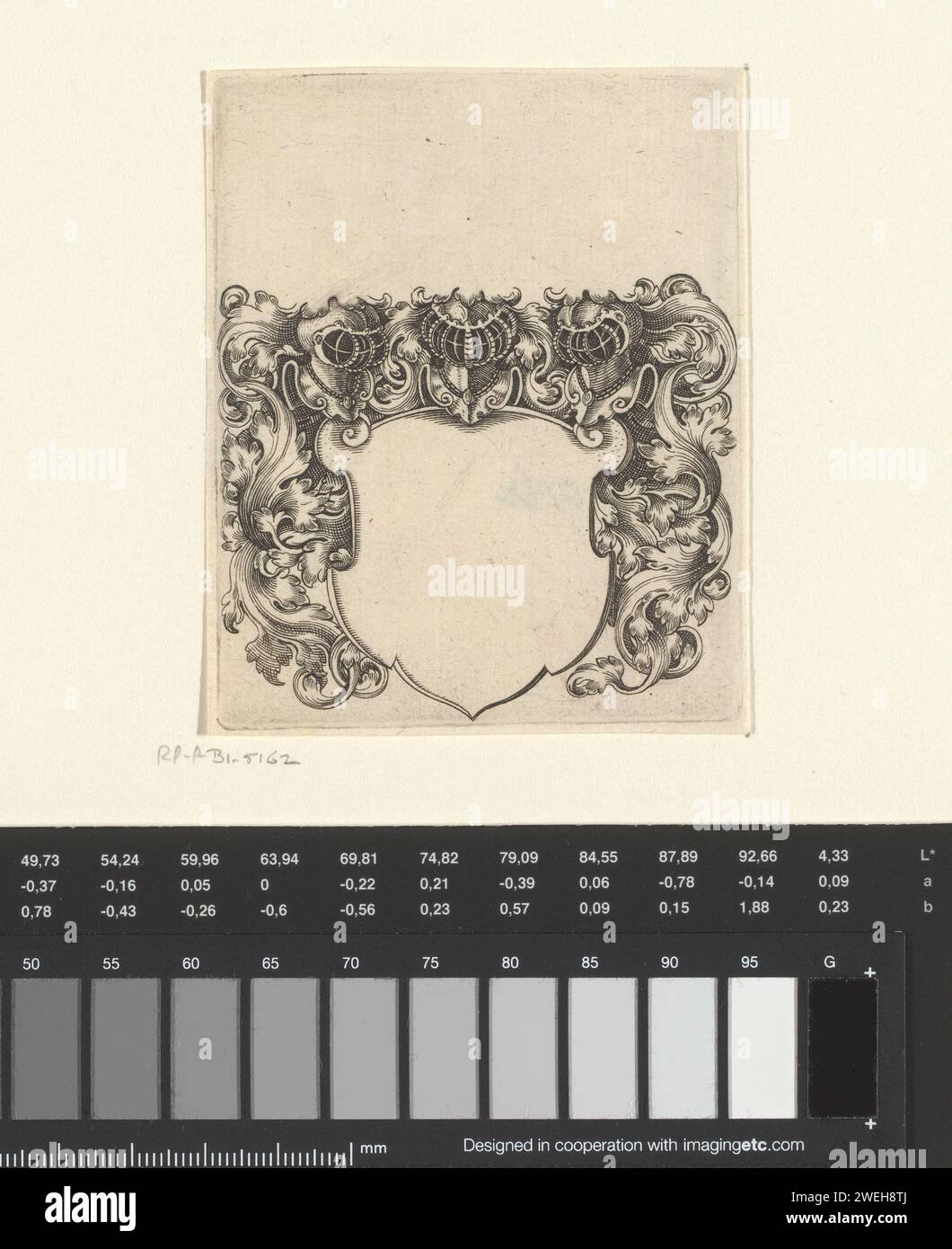 Waffenschablone mit drei Helmen und Blattweben, 1596 Druckpapier mit Gravur des Wappenlagers, Heraldik Stockfoto