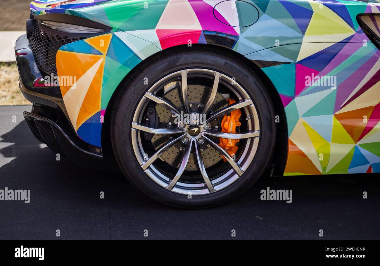 McLaren Artura Goodwood Festival of Speed feiert Frauen in der Technik 2022 Nahaufnahme des hinteren Abseits-Kotflügels Stockfoto