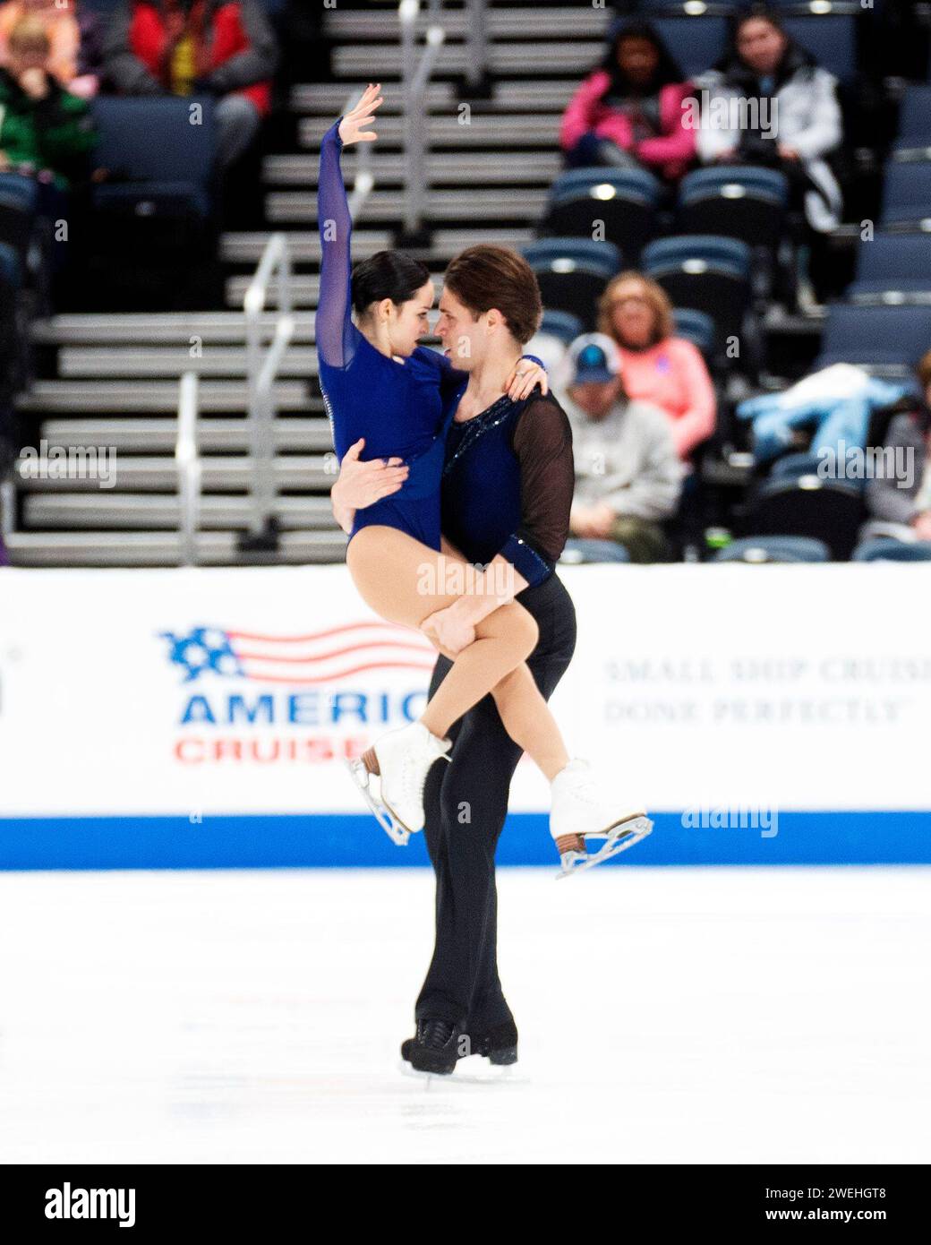 Columbus, Ohio, Usa. Januar 2024. Katie MvBeath und Daniil Parkman treten beim Championship Pairs Wettbewerb bei den US Eiskunstlauf Championships an. Quelle: Brent Clark/Alamy Live News Stockfoto