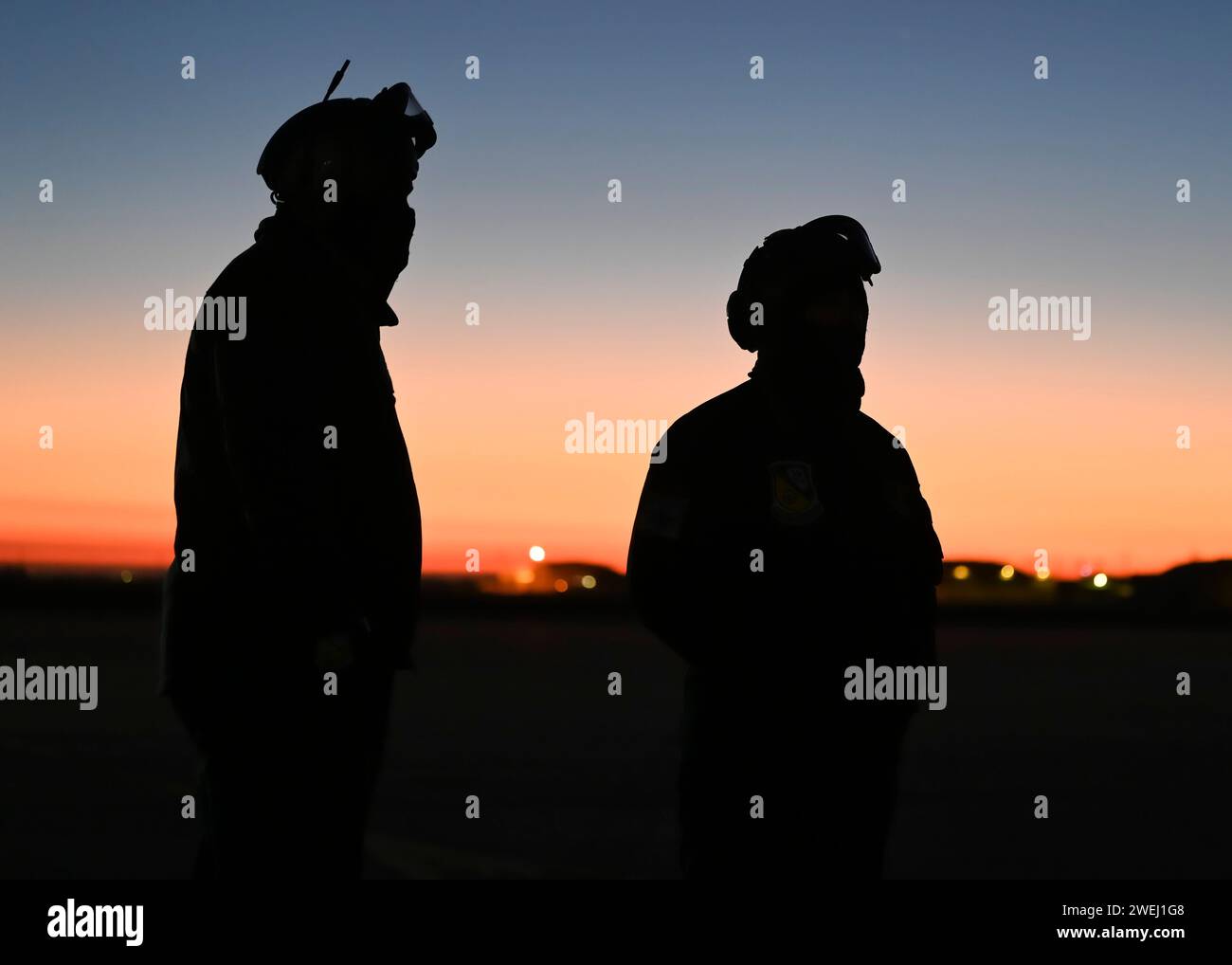 Die Blue Angels führen derzeit Wintertrainings in der Naval Air Facility (NAF) El Centro, Kalifornien, durch, um die kommende Flugschau-Saison 2024 vorzubereiten. (Foto der US Navy von Mass Communication Specialist 2nd Class Joe Cardona/veröffentlicht) Stockfoto