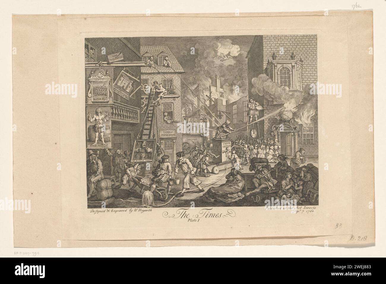 Cartoon on the Situation in the Country, 1762, William Hogarth, 1762 Print Cartoon on the Situation in the Country im Jahr 1762 und die Versuche von Georg III., Frieden während des siebenjährigen Krieges zu erreichen. Chaos, wenn die Stadt brennt und versucht, das Feuer zu löschen. Andere bombardieren die Feuerwehr mit Sprühen oder gehen mit Wassereimern auf der anderen Seite. Auf der linken Seite raucht ein Holländer leise Pfeifen auf einem Ballen voller Waren. Papierätzung Brandbekämpfung Stockfoto