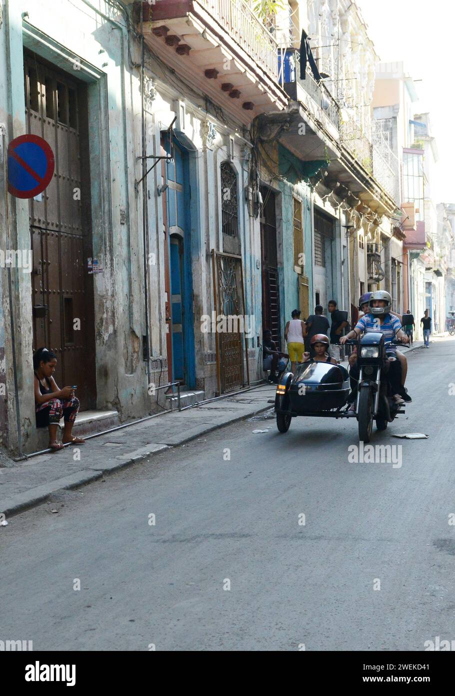 Ein Beiwagen-Motorrad im alten Havanna, Kuba. Stockfoto
