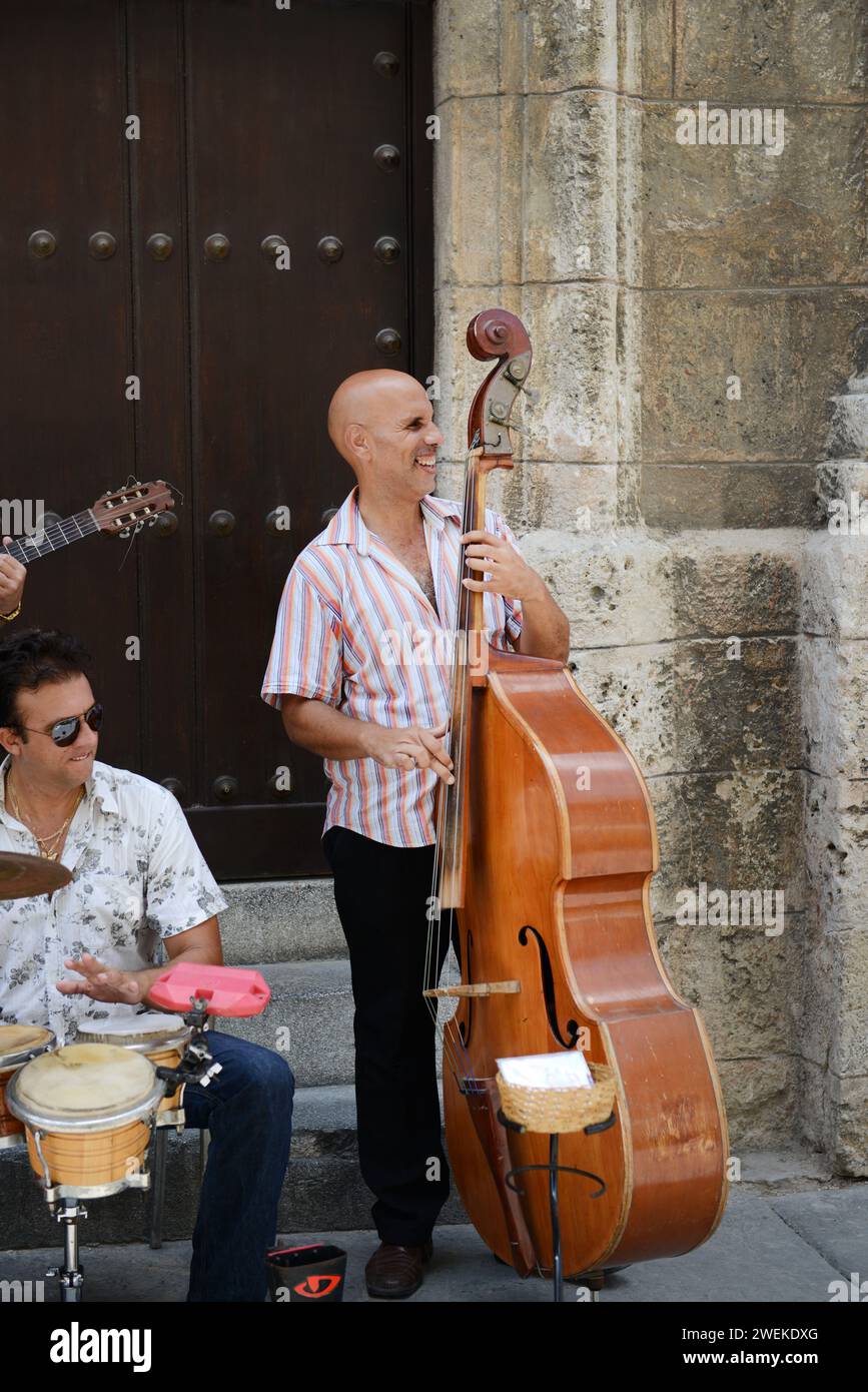 Straßenmusikanten in Havanna, Kuba. Stockfoto