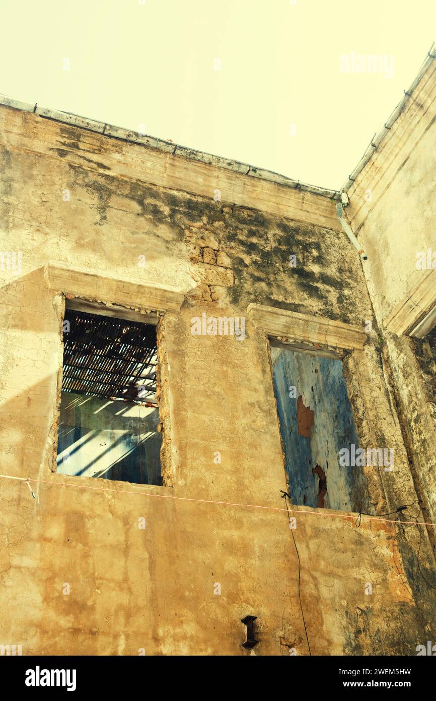 Verfallenes, verlassenes Gebäude Stockfoto