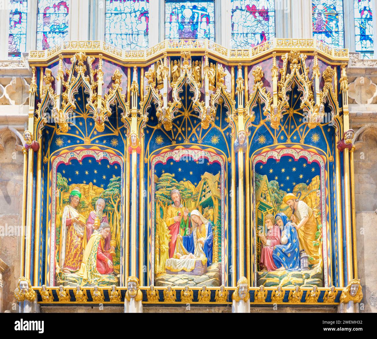 Weihnachtskrippe hinter dem Hauptaltar am östlichen Ende des Münsters (Kathedrale), York, England. Stockfoto