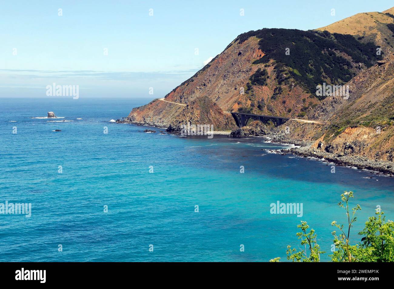 Küste in der Nähe von Big Sur, Pazifik, Kalifornien, USA Stockfoto
