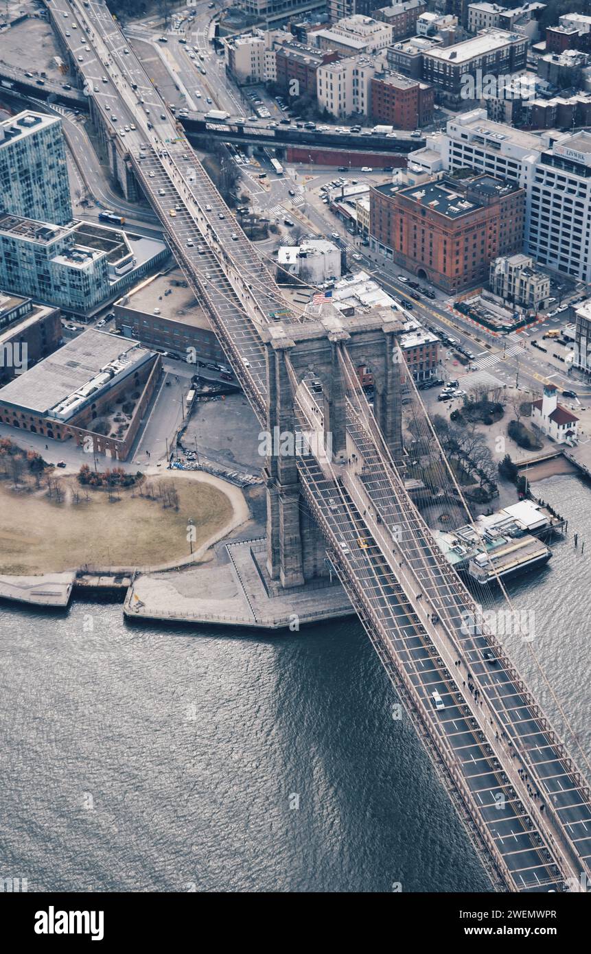 Foto vom Hubschrauber zur Brooklyn Bridge, New York, am 17. Februar 2020 Stockfoto