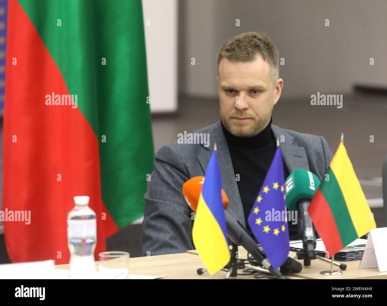 Nicht exklusiv: KIEW, UKRAINE - 25. JANUAR 2024 - litauischer Außenminister Gabrielius Landsbergis nimmt an der Unterzeichnung des Abkommens Teil Stockfoto