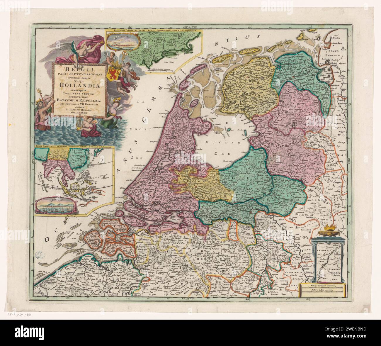 Karte der Republik der Sieben Vereinigten Niederlande, vor 1729 Druck oben links Cartouche mit Titel, um sie herum sind verschiedene Figuren dargestellt, darunter: Neptun, Fama, drei Putten, die die Waffe der Republik tragen und zwei Meerjungfrauen. Rechts neben dem Titel Kartusche eine Einsatzkarte der Neuen Niederlande und ein ovales Stadtbild von Neu Amsterdam, Begleitmaßstab: Milliaria Germanica Communia. Unter dem Titel kartusche eine Einsatzkarte Ostindiens und eine ovale Stadtlandschaft von Batavia. Unten rechts eine Einsatzkarte eines Teils der heutigen Limburg (Teil, der zu Staats- Stockfoto