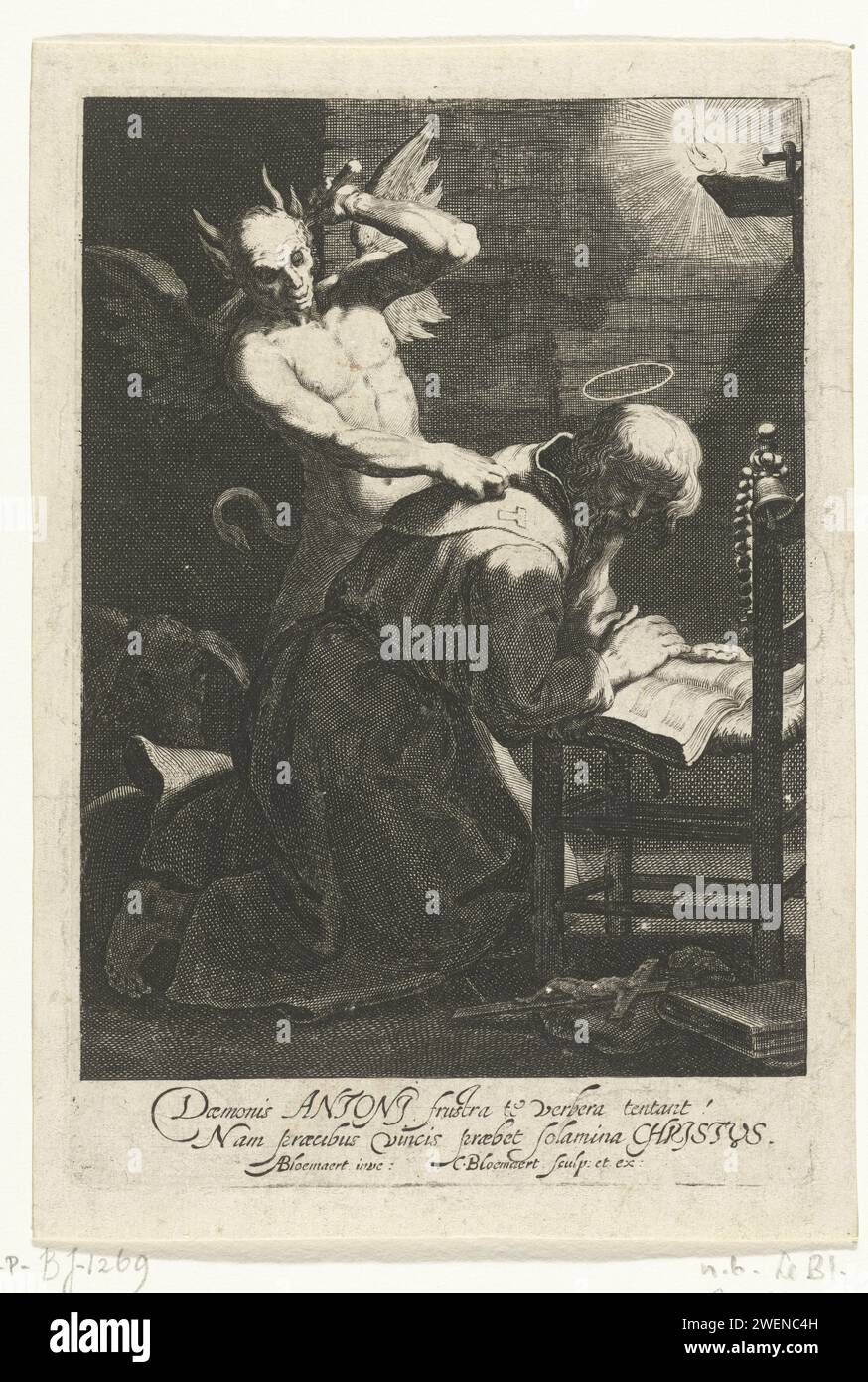 Die Versuchung des Heiligen Antonius, Cornelis Bloemaert (II), nach Abraham Bloemaert, ca. 1620 - ca. 1630 Druck der Heilige Antonius wird vom Teufel in seiner Zelle angegriffen. Antonius weert ihn, indem er betet. Papiergravur Versuchungen von St. Antonius Abt Stockfoto