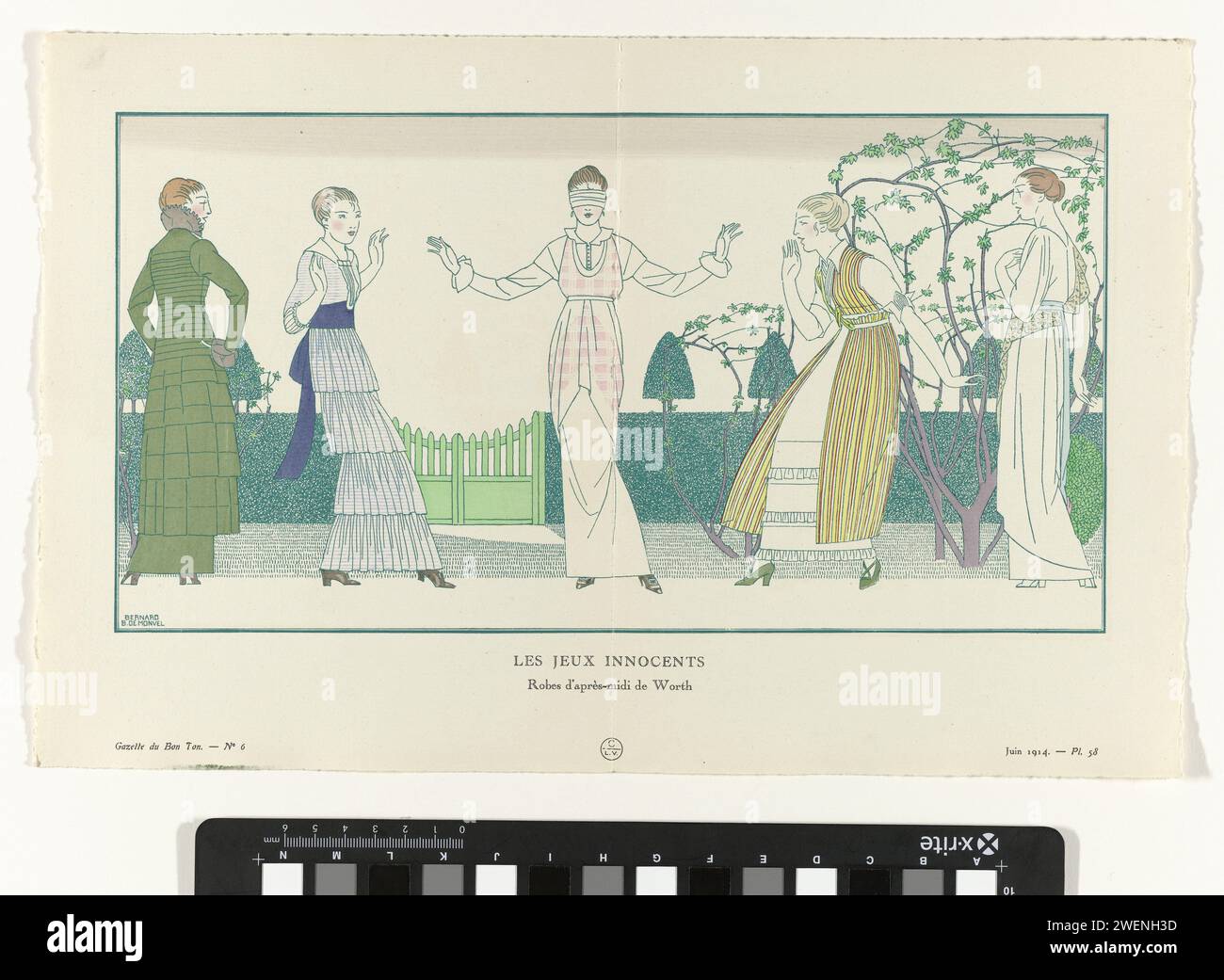 Gazette de Bon Tone 1914, Nr. 6, pl. 58: Innocent Eyes, Bernard Boutet de Monvel, 1914 fünf Frauen, von denen zwei auf dem Rücken gesehen wurden, in Nachmittagskleider von Worth gekleidet. Sie spielen Blinden im Garten. Planche 58 aus Gazette du Bon Ton 1914, Nr. 6. Erläuterung der Kleidung auf Seite „Explication des Planches“. Papier Buchdruck, der Modeplatten druckt. Kleid, Kleid (+ Damenkleidung). Mantel (+ Damenkleidung). Blinder-Mann-Buff. Garten Stockfoto