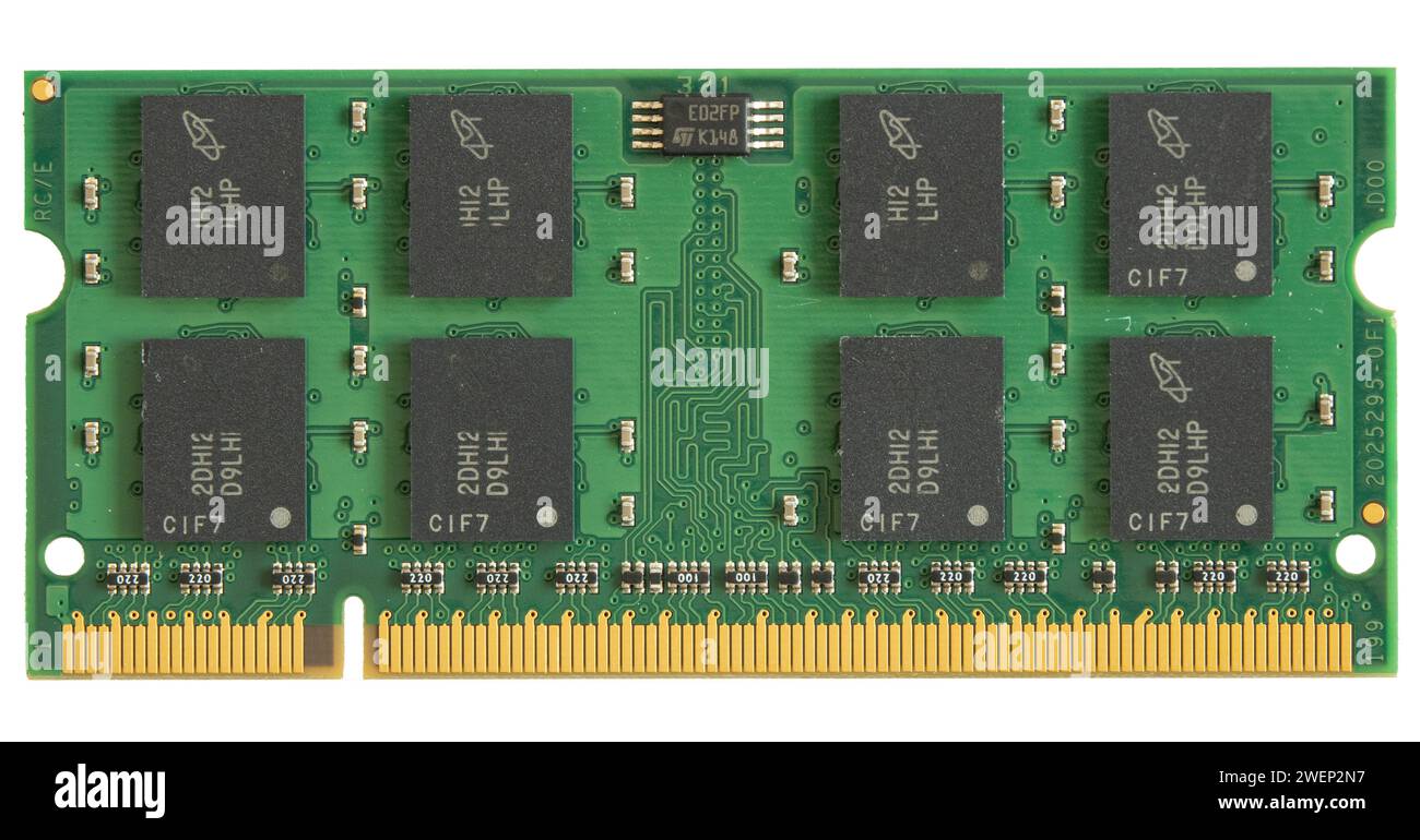 Notebook-dimm-Speichermodul auf weiß isoliert. Nahaufnahme von SODIMM, das hauptsächlich für Notebook-Computer entwickelt wurde. Kopenhagen, Dänemark - 16. Januar 2024. Stockfoto