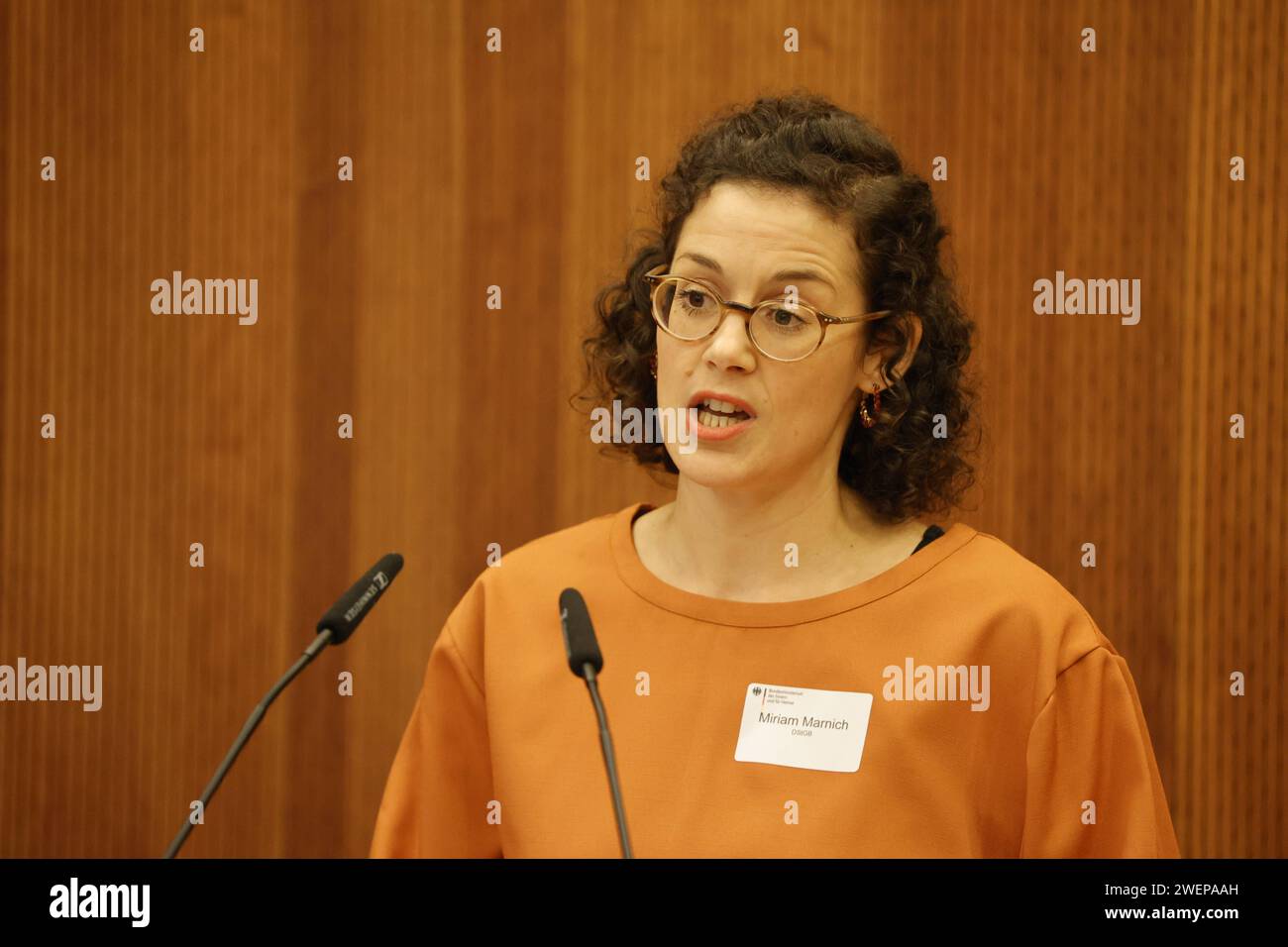 Miriam Marnich, DStGB Deutschland, Berlin, Startschuss für Ansprechstelle zum Schutz kommunaler Amts- und Mandatsträger *** Miriam Marnich, DStGB Deutschland, Berlin, Einrichtung einer Kontaktstelle zum Schutz von Gemeindebeamten und gewählten Vertretern Stockfoto