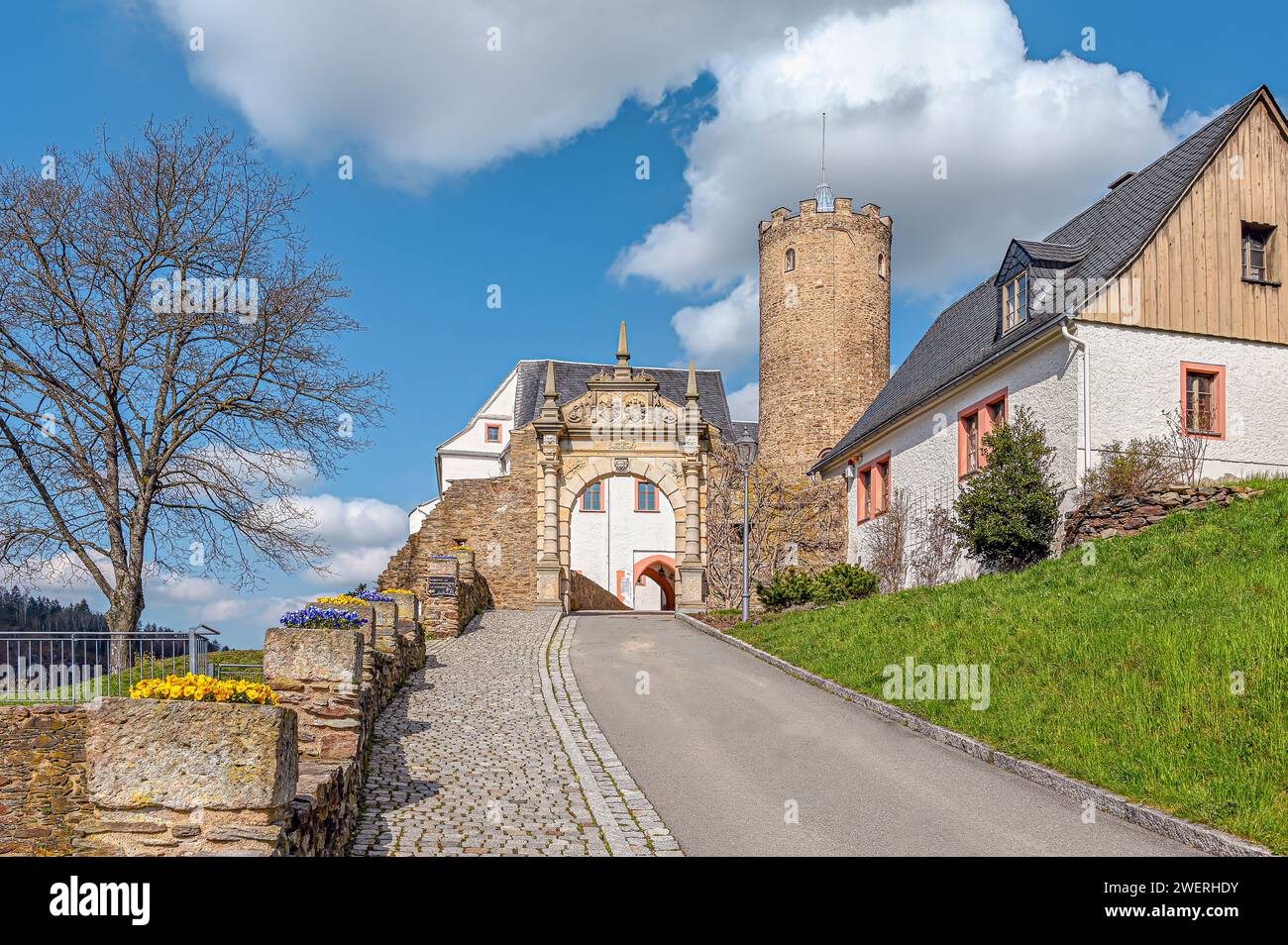 Eingangstor zum Schloss Scharfenstein, Sachsen, Deutschland Stockfoto