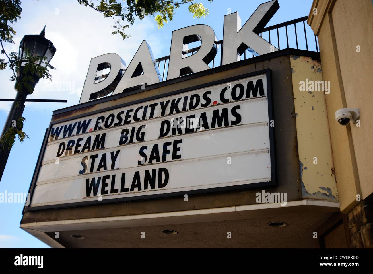 Vintage Marquis Sign im Park Theater in Welland, Ontario, Kanada. Stockfoto