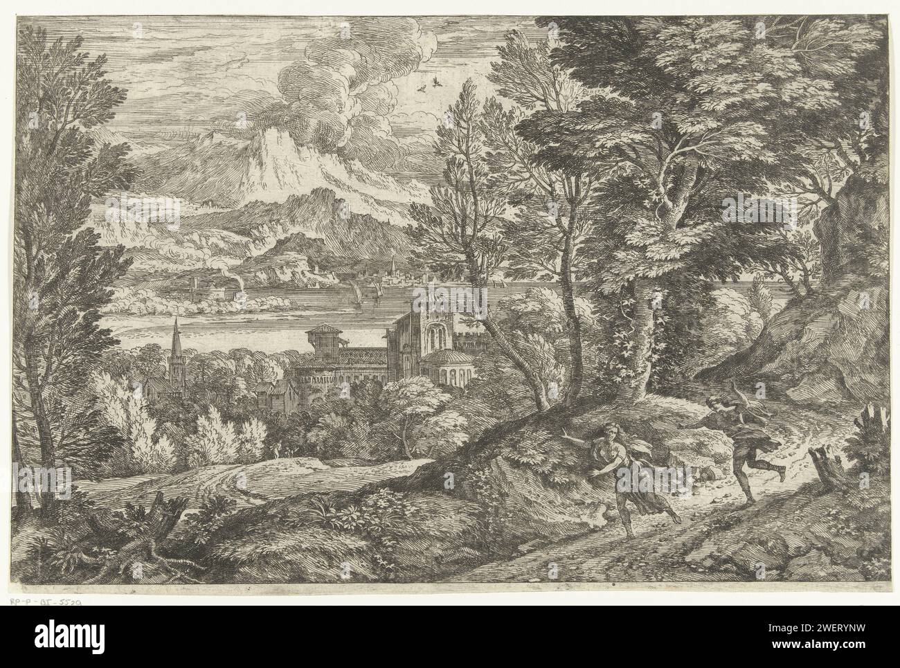 Frau verfolgt von einem jungen Mann, Adriaen van der Kabel, 1648 - 1705 Druck Landschaft mit Bergweg auf dem eine Frau läuft, gefolgt von einem jungen Mann. Über einen Feldblick auf ein Dorf, hinter dem ein See mit Bergen im Hintergrund. Dritter Ausdruck aus der Sechserserie. Papierätzlandschaften. Fliegen, weglaufen, verfolgen Stockfoto