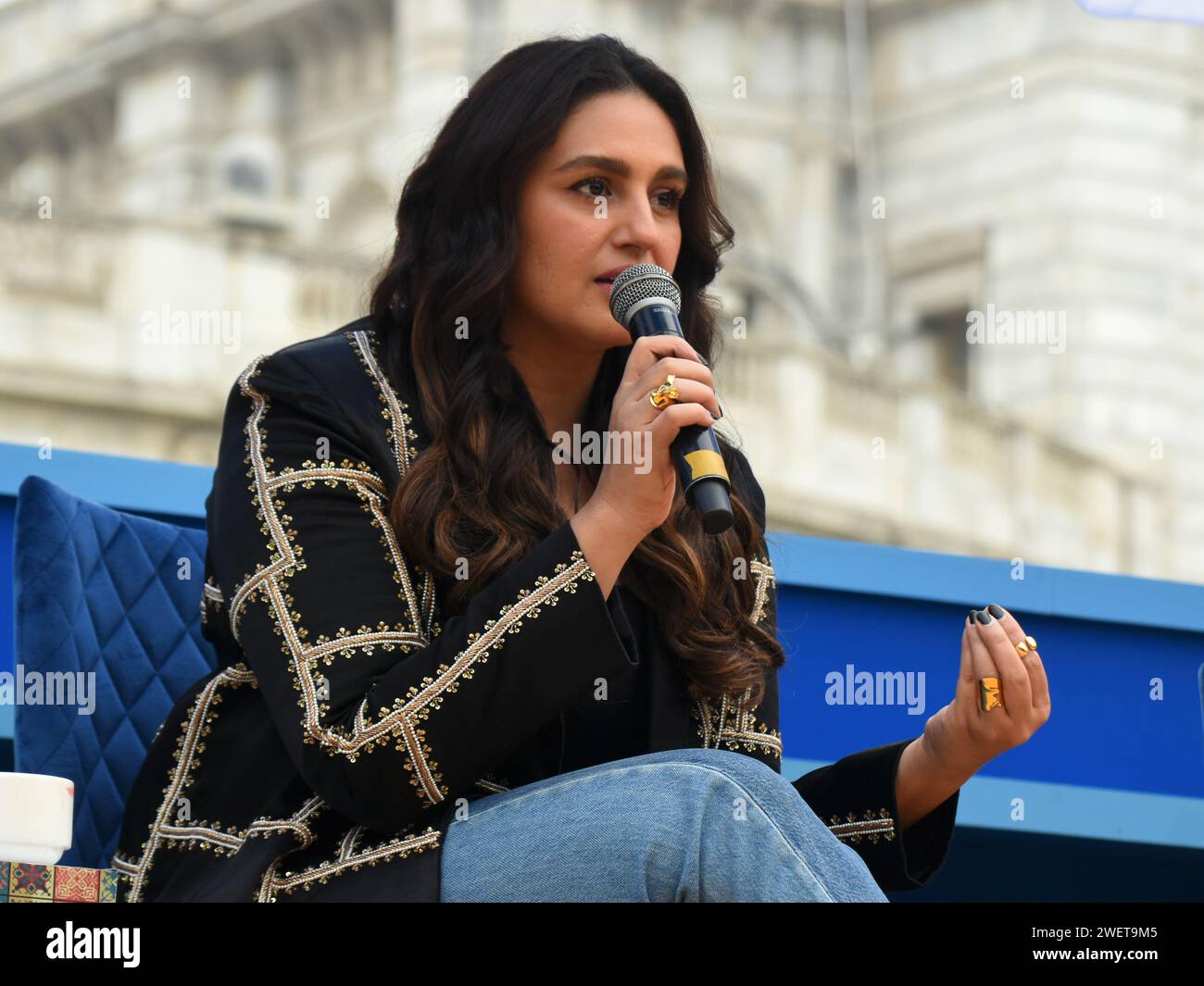 Kalkutta, Indien. Januar 2024. Bollywood-Schauspielerin Huma Qureshi in Tata Steel Kolkata Literary treffen sich mit der Präsentation ihres Debütalbums Zeba : the Accident Superhero. (Foto: Sayantan Chakraborty/Pacific Press) Credit: Pacific Press Media Production Corp./Alamy Live News Stockfoto