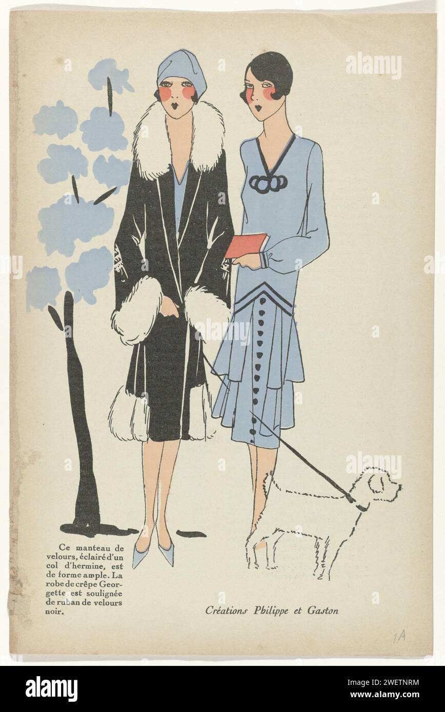 Sehr Pariser, 1926, Nr. 1, S. 1: Kreationen Philippe und Gaston, 1926 Kreationen aus dem Modehaus Philippe et Gaston. Mantel aus Samt mit ermain Kragen. Crêpe Georgette-Kleid mit Bändern aus schwarzem Samt. Seite 1 von Très Parisien, Nr. 1, 1926 Papier Buchdruck Mode Platten. Mantel (+ Damenkleidung). Kleid, Kleid: Tageskleid (+ Damenkleidung). Gehen Sie mit dem Hund Stockfoto