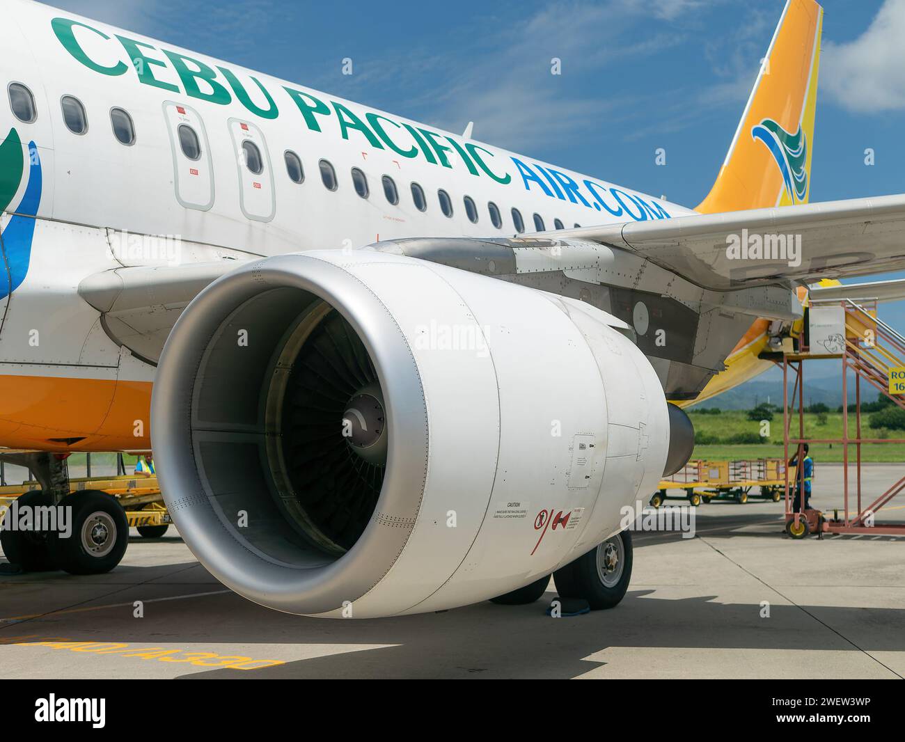 General Santos City, Philippinen - 8. Juli 2017: Cebu Pacific Airbus A320 NEO am General Santos International Airport auf Mindanao. Stockfoto