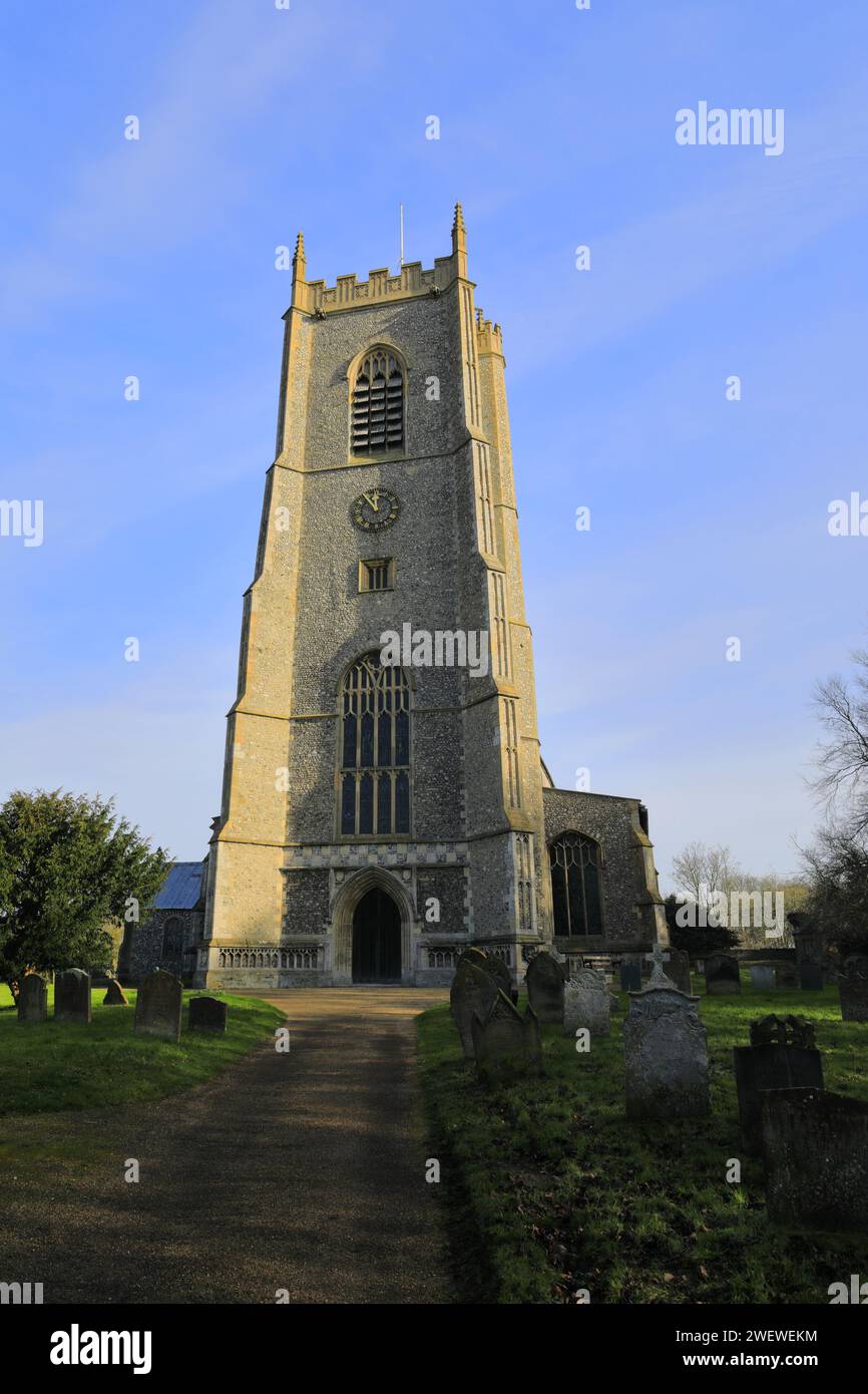 Blick auf St. Nicholas Church, Blakeney Village, North Norfolk Coast, England Stockfoto