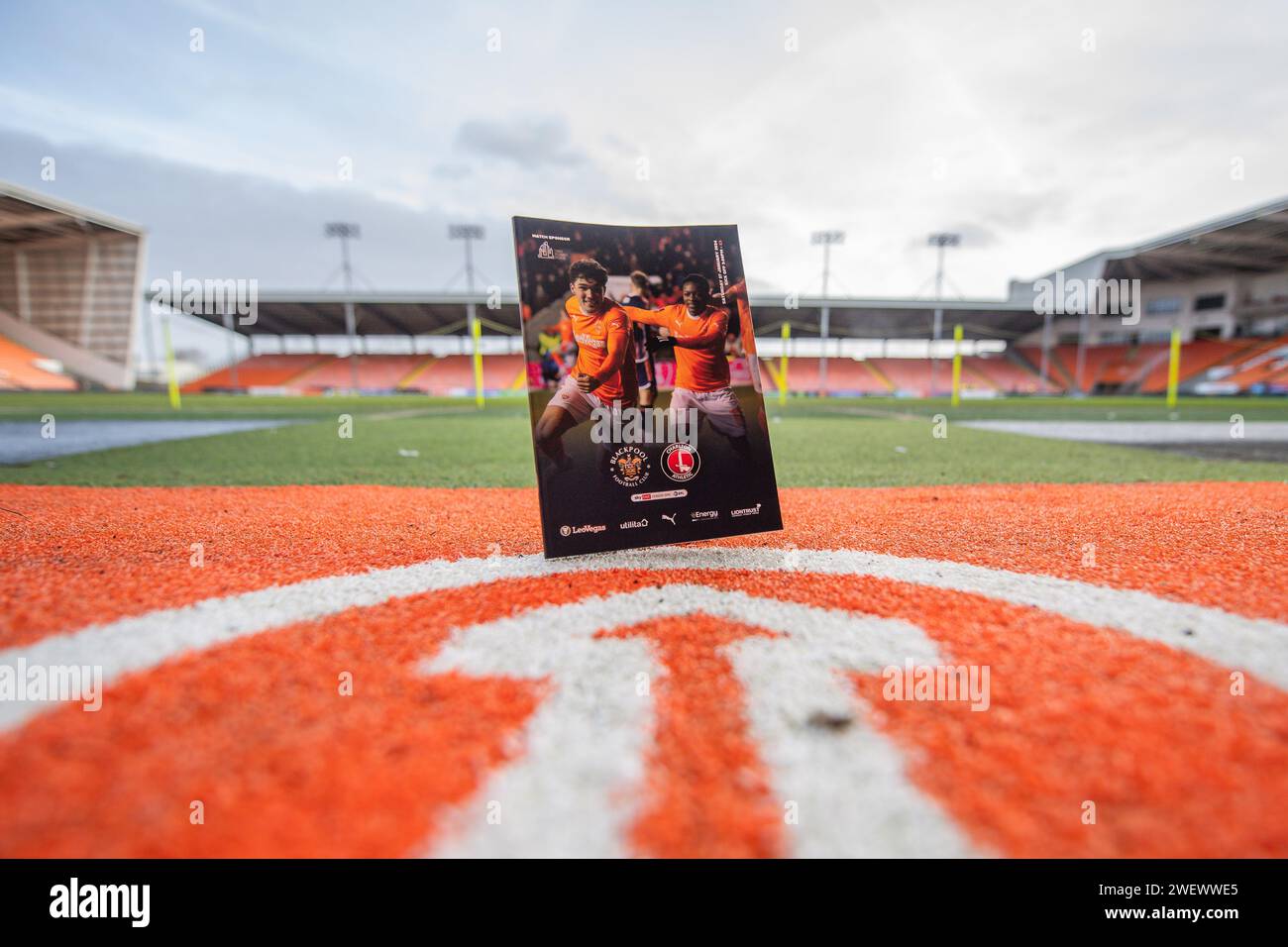 Kyle Joseph von Blackpool auf dem Cover des heutigen Spielprogramms vor dem Sky Bet League 1 Match Blackpool vs Charlton Athletic in Bloomfield Road, Blackpool, Vereinigtes Königreich, 27. Januar 2024 (Foto: Craig Thomas/News Images) in, am 27. Januar 2024. (Foto: Craig Thomas/News Images/SIPA USA) Credit: SIPA USA/Alamy Live News Stockfoto