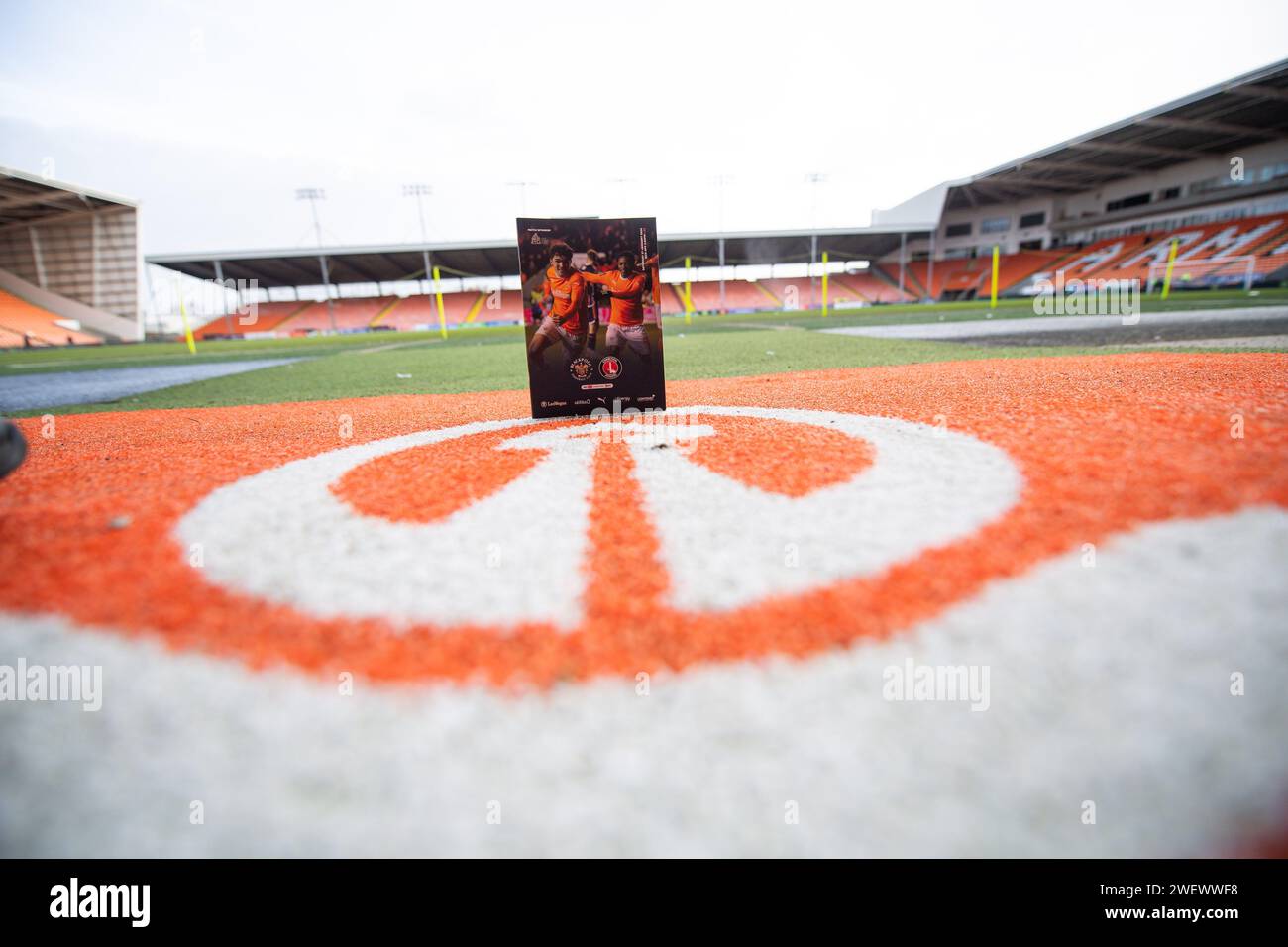 Kyle Joseph von Blackpool auf dem Cover des heutigen Spielprogramms vor dem Sky Bet League 1 Match Blackpool vs Charlton Athletic in Bloomfield Road, Blackpool, Vereinigtes Königreich, 27. Januar 2024 (Foto: Craig Thomas/News Images) in, am 27. Januar 2024. (Foto: Craig Thomas/News Images/SIPA USA) Credit: SIPA USA/Alamy Live News Stockfoto