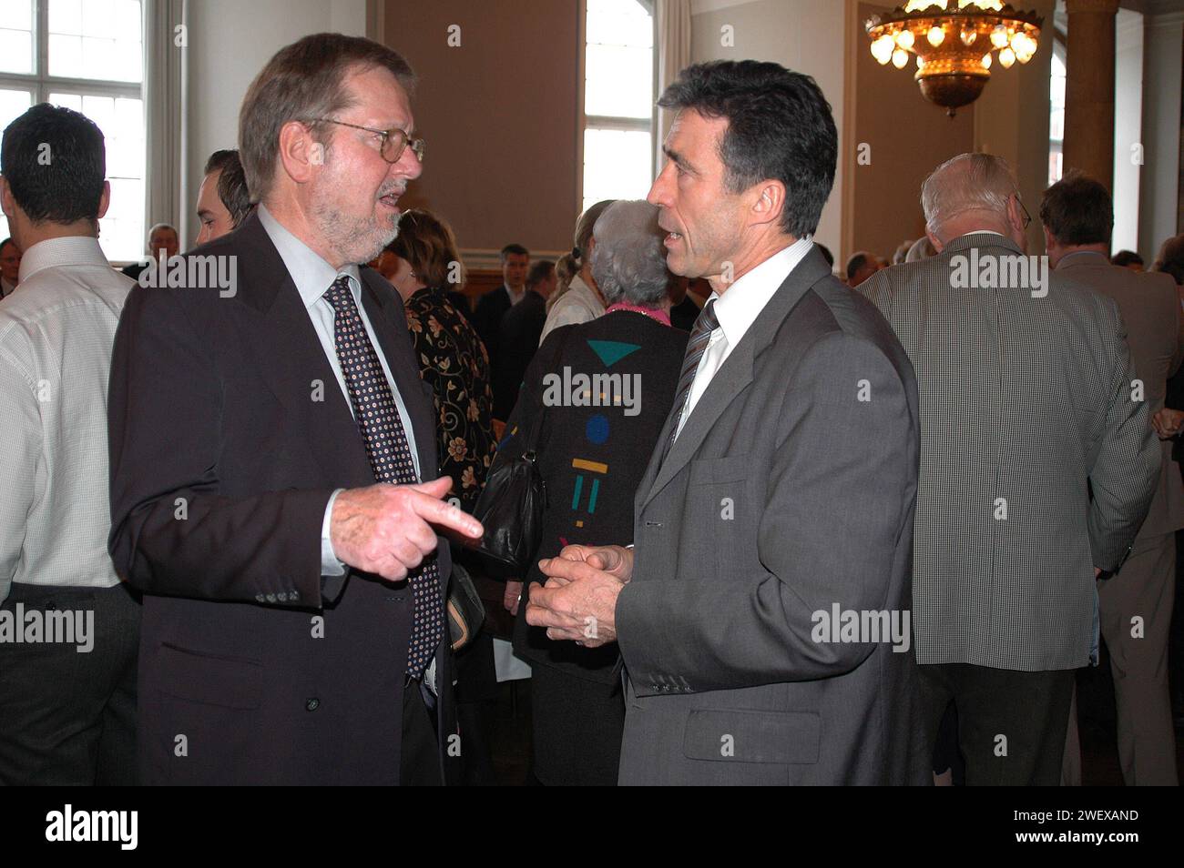 90-jähriges Jubiläum der dänischen konverativen politischen Partei, dänischer Außenminister per Stig MoellerMøllerformer, Premierminister Poul Schulter, Pressesprecher anders Fogh Rasmussen und Vize-Premierminister und leder der konverativen Partei Bendt Bendtsen in Christiansborg Kopenhagen Dänemark Februar 22,2006 Stockfoto