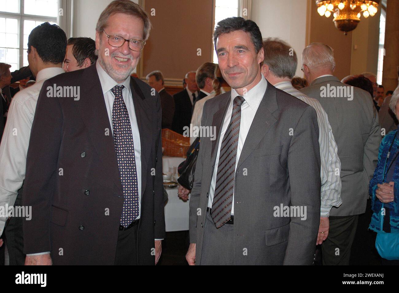 90-jähriges Jubiläum der dänischen konverativen politischen Partei, dänischer Außenminister per Stig MoellerMøllerformer, Premierminister Poul Schulter, Pressesprecher anders Fogh Rasmussen und Vize-Premierminister und leder der konverativen Partei Bendt Bendtsen in Christiansborg Kopenhagen Dänemark Februar 22,2006 Stockfoto