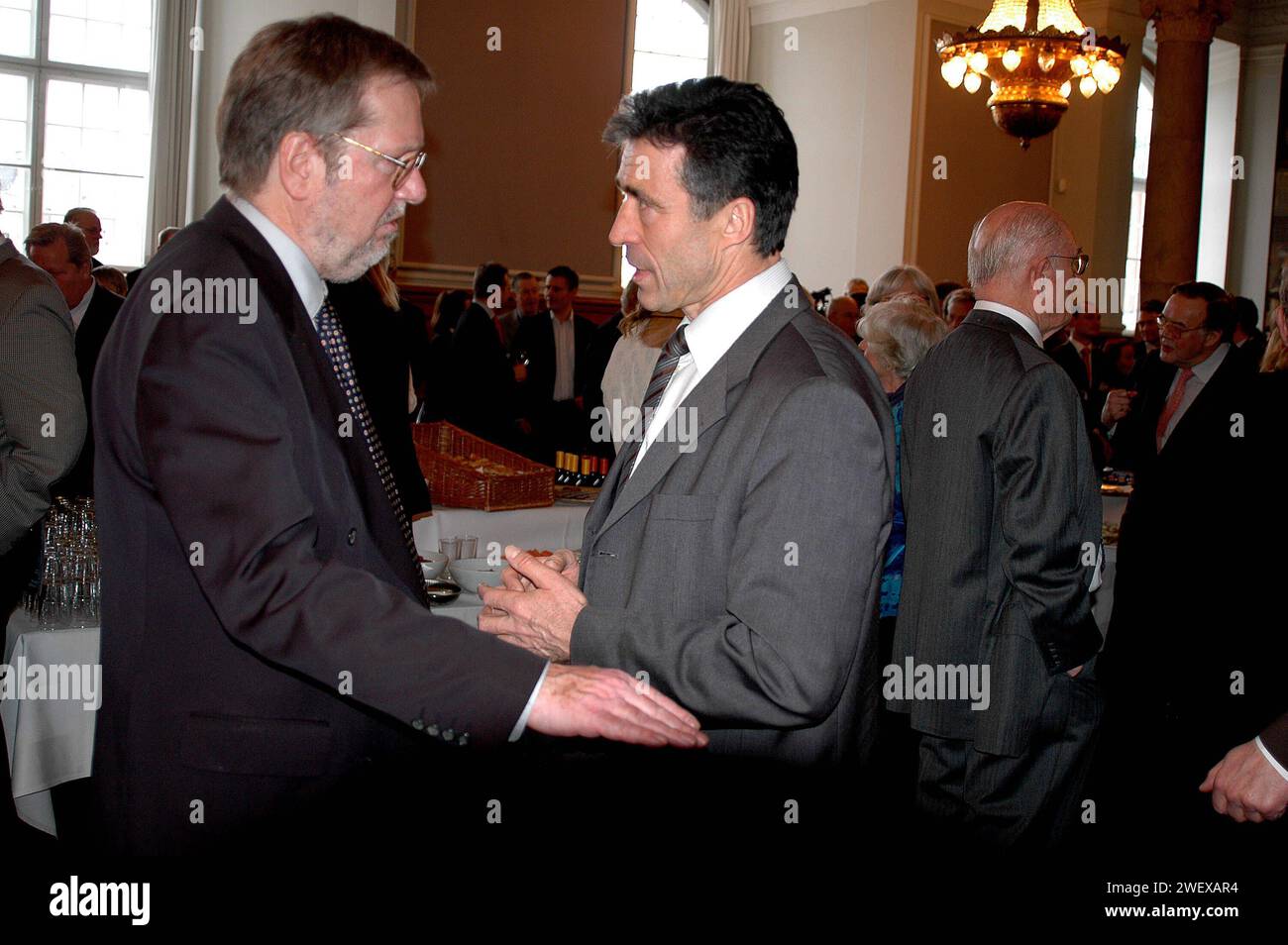 90-jähriges Jubiläum der dänischen konverativen politischen Partei, dänischer Außenminister per Stig MoellerMøllerformer, Premierminister Poul Schulter, Pressesprecher anders Fogh Rasmussen und Vize-Premierminister und leder der konverativen Partei Bendt Bendtsen in Christiansborg Kopenhagen Dänemark Februar 22,2006 Stockfoto