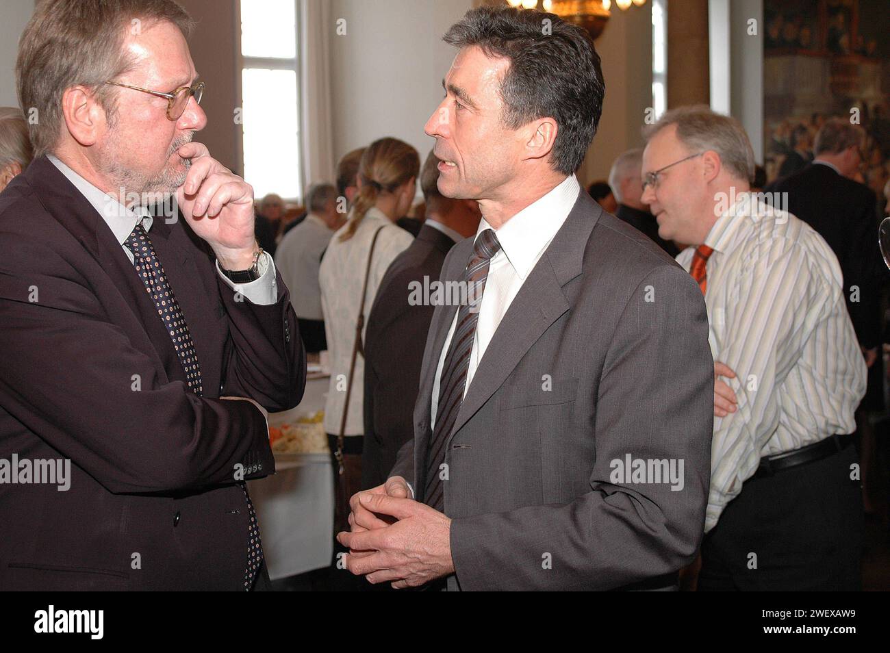 90-jähriges Jubiläum der dänischen konverativen politischen Partei, dänischer Außenminister per Stig MoellerMøllerformer, Premierminister Poul Schulter, Pressesprecher anders Fogh Rasmussen und Vize-Premierminister und leder der konverativen Partei Bendt Bendtsen in Christiansborg Kopenhagen Dänemark Februar 22,2006 Stockfoto