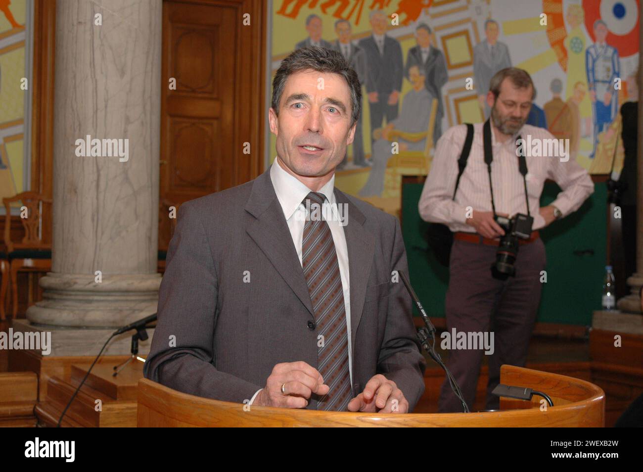 90-jähriges Jubiläum der dänischen konverativen politischen Partei, dänischer Außenminister per Stig MoellerMøllerformer, Premierminister Poul Schulter, Pressesprecher anders Fogh Rasmussen und Vize-Premierminister und leder der konverativen Partei Bendt Bendtsen in Christiansborg Kopenhagen Dänemark Februar 22,2006 Stockfoto