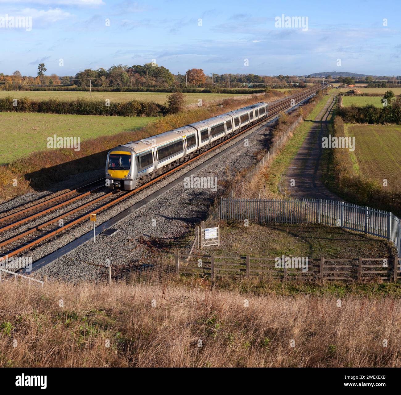 Chiltern Railways Class 168 Clubman Train 168107 vorbei an Charlton-on-Otmoor auf dem Bicester Link Teil der Varsity-Eisenbahnstrecke Stockfoto
