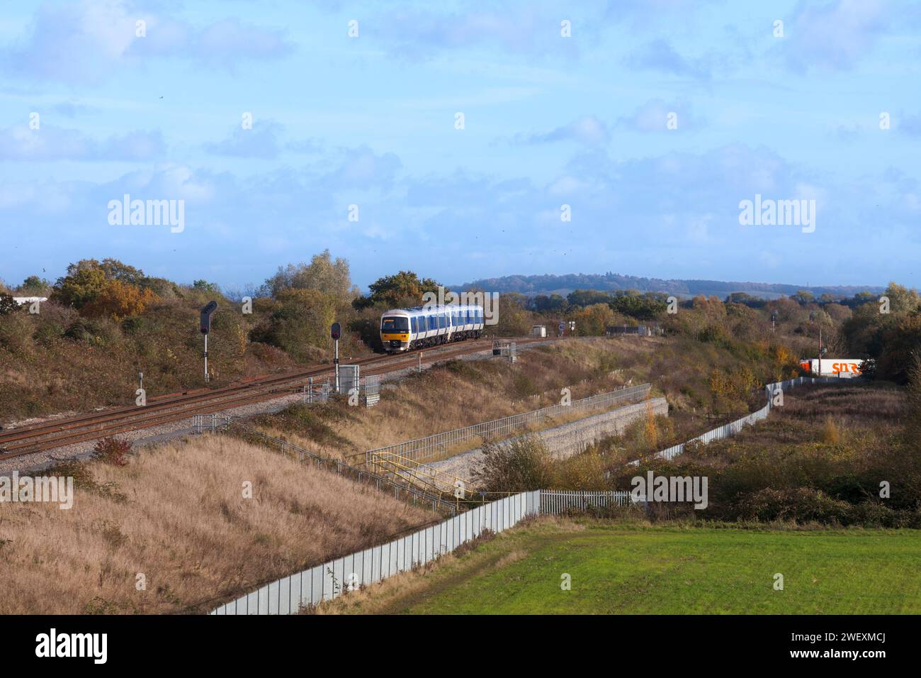 Chiltern Railways Baureihe 165 Turbo Trains 165012 + 165019 vorbei an Bicester South Junction auf der Bicester Link-Strecke Stockfoto