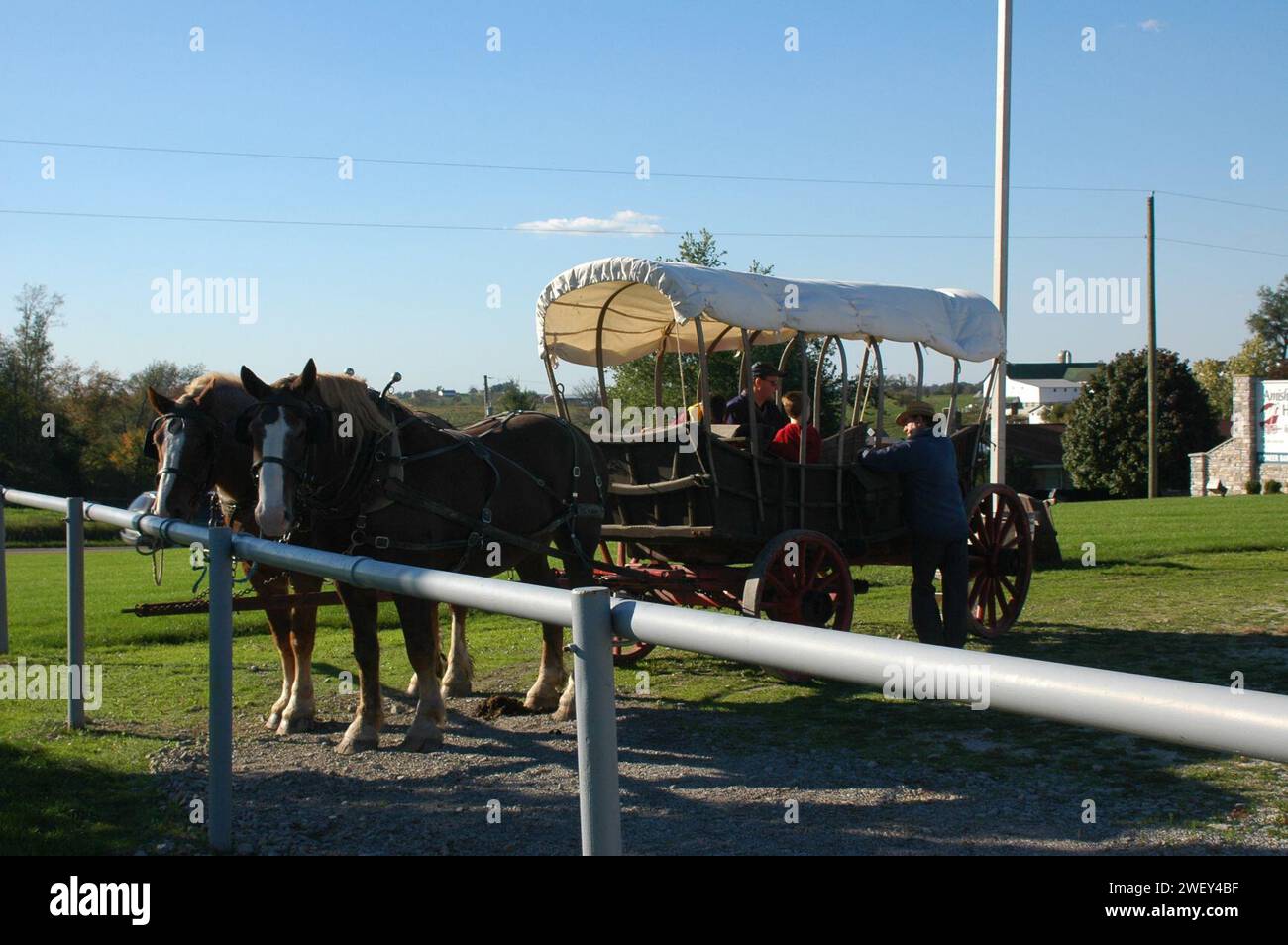 Amish Country Byway - Pferd und Wagen im Amish and Mennonite Heritage Center Stockfoto